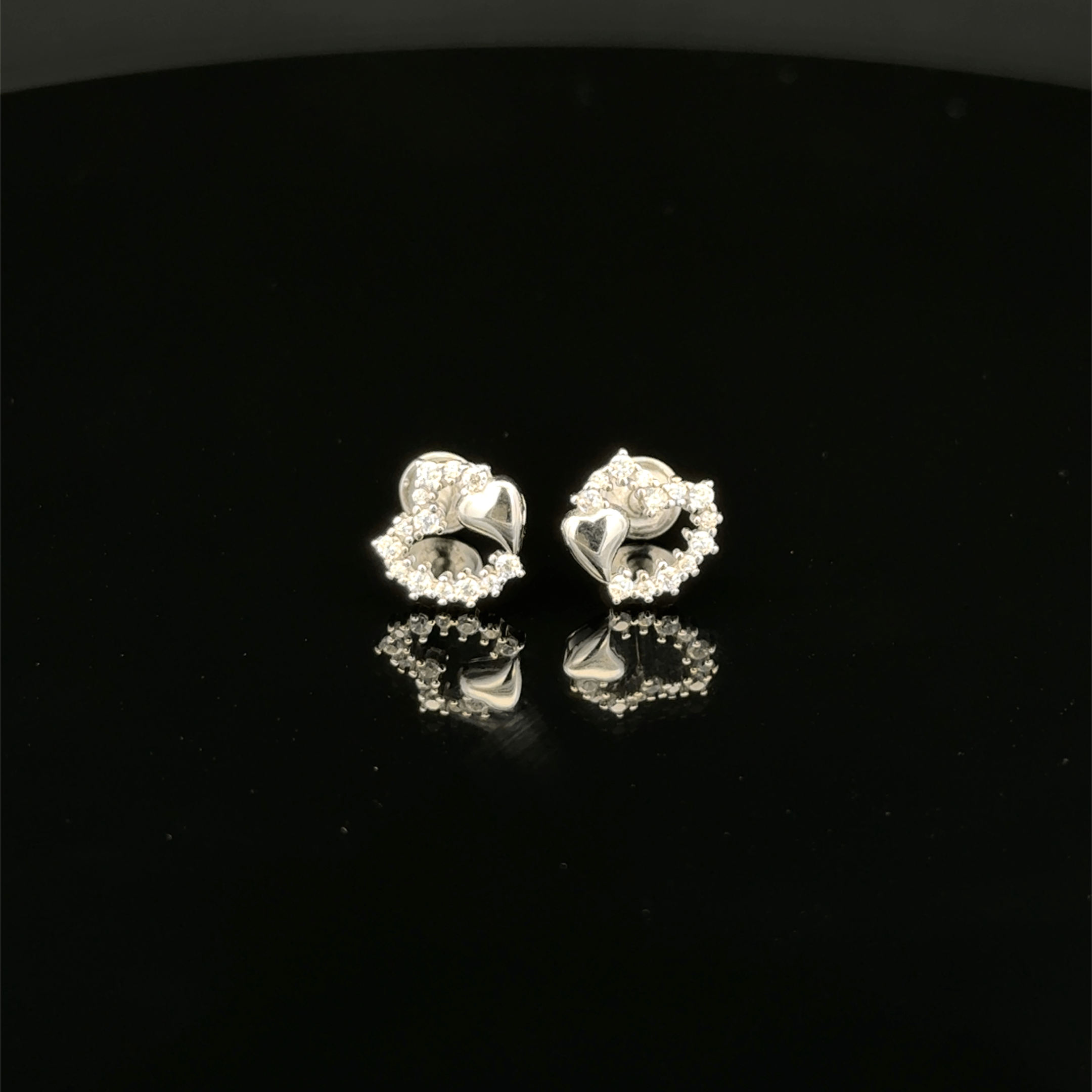 Minimalist Heart Motif Earrings