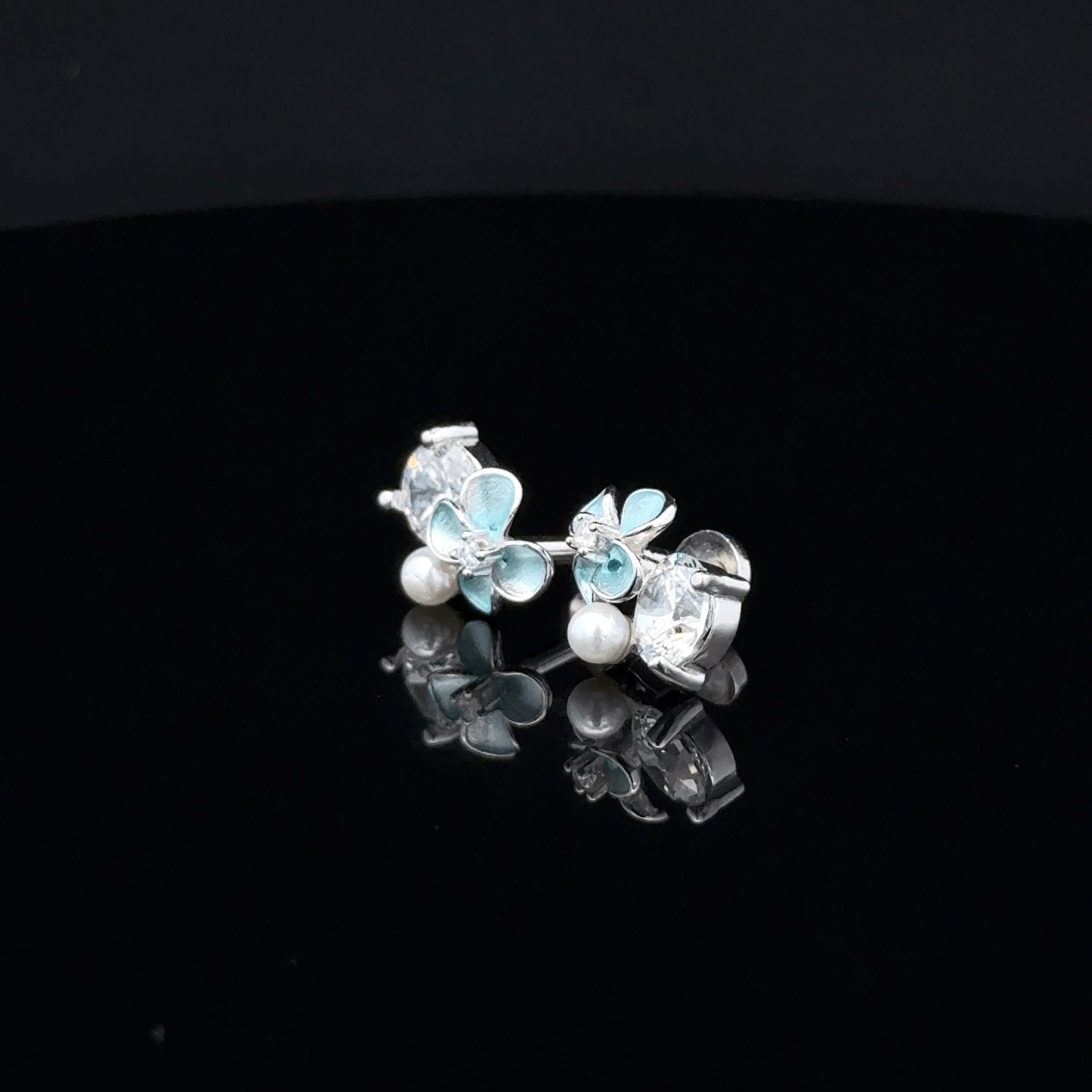 Flower & pearl Earrings