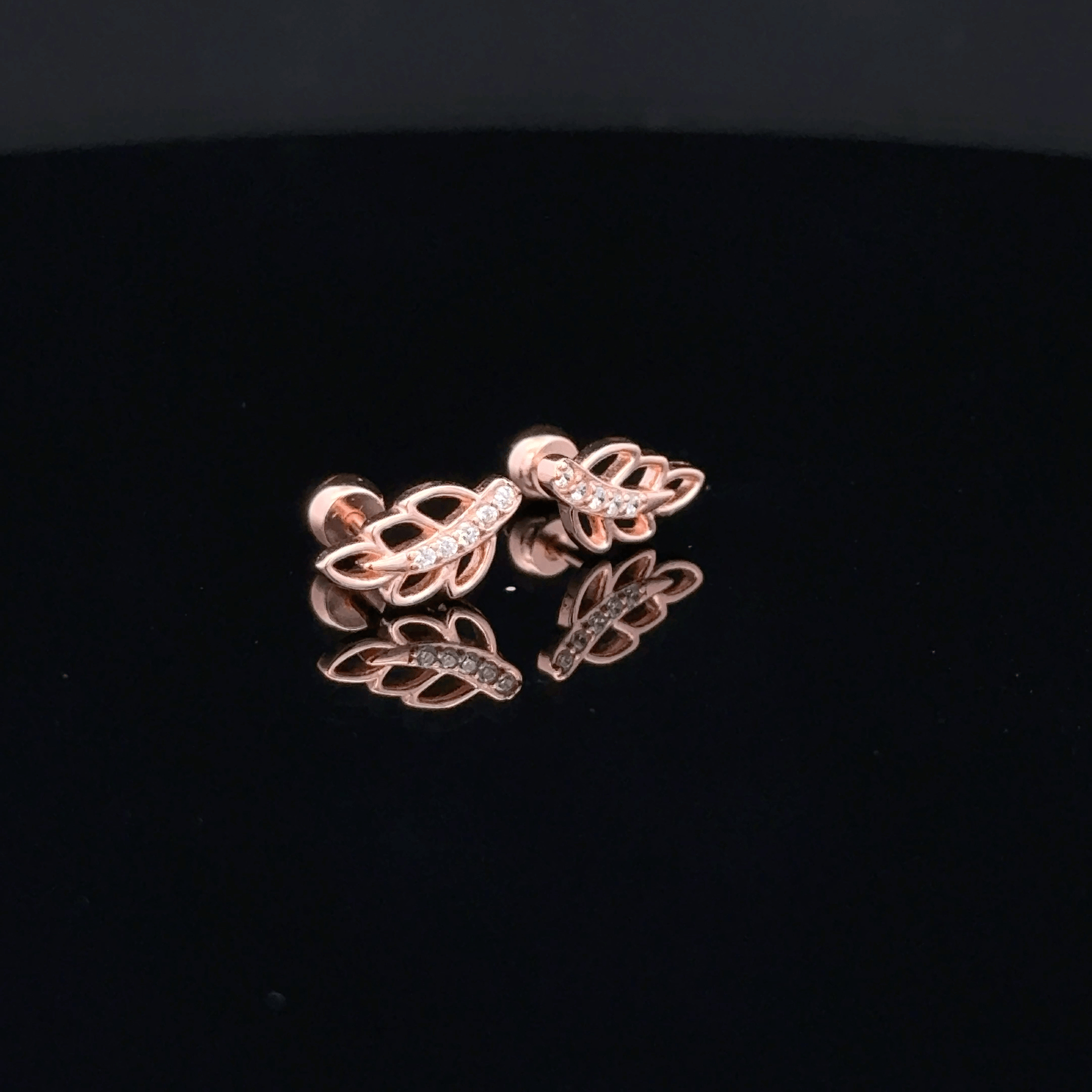 Rosegold Leaf second stud