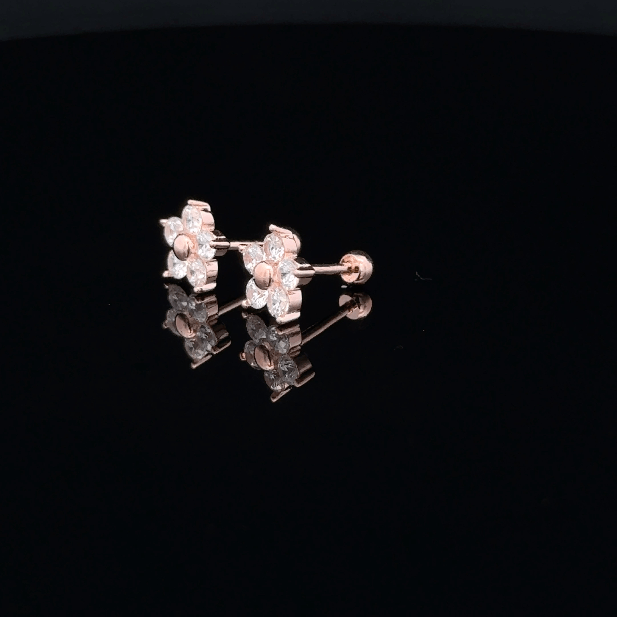 Rose gold star shape second stud