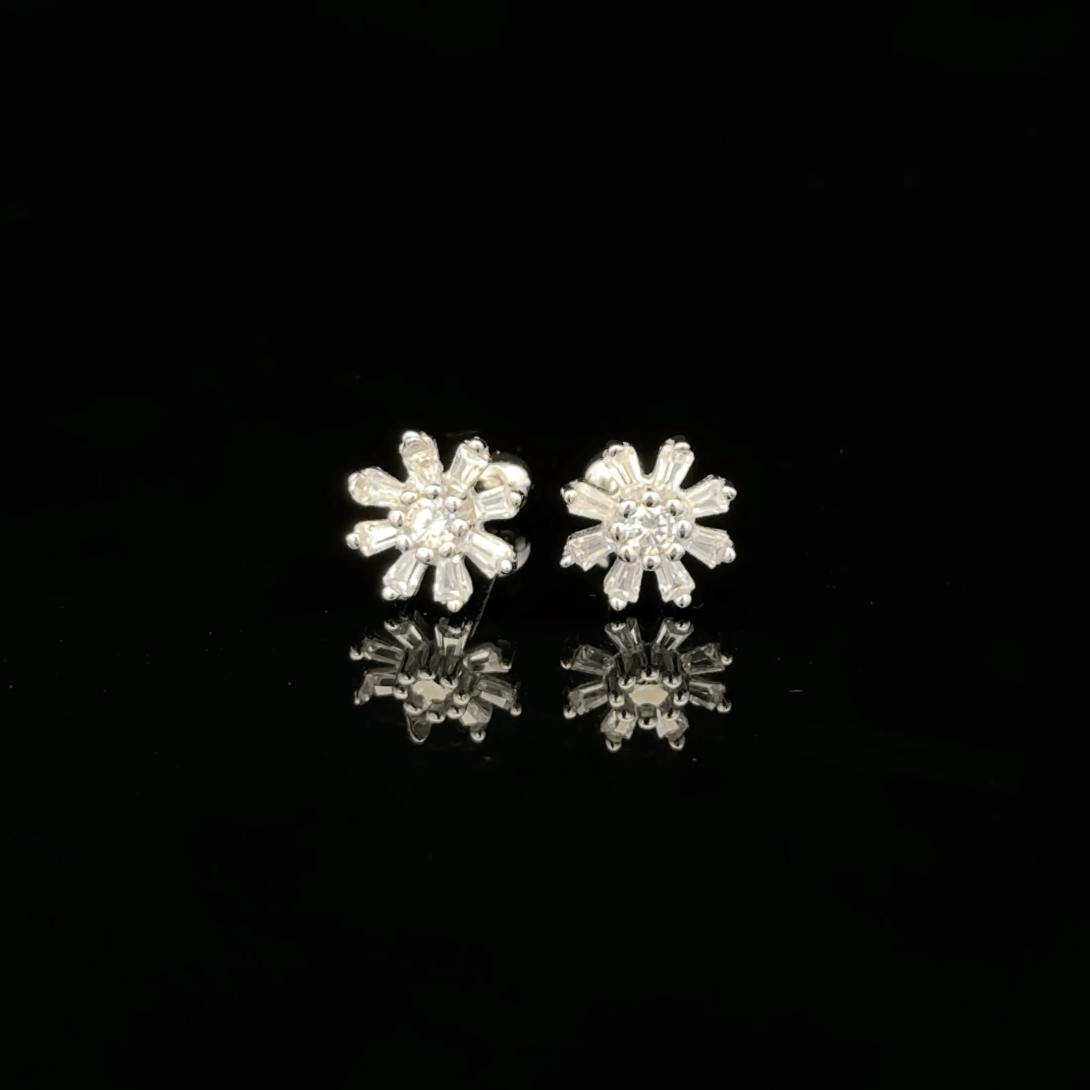 Silver Petal Second Stud