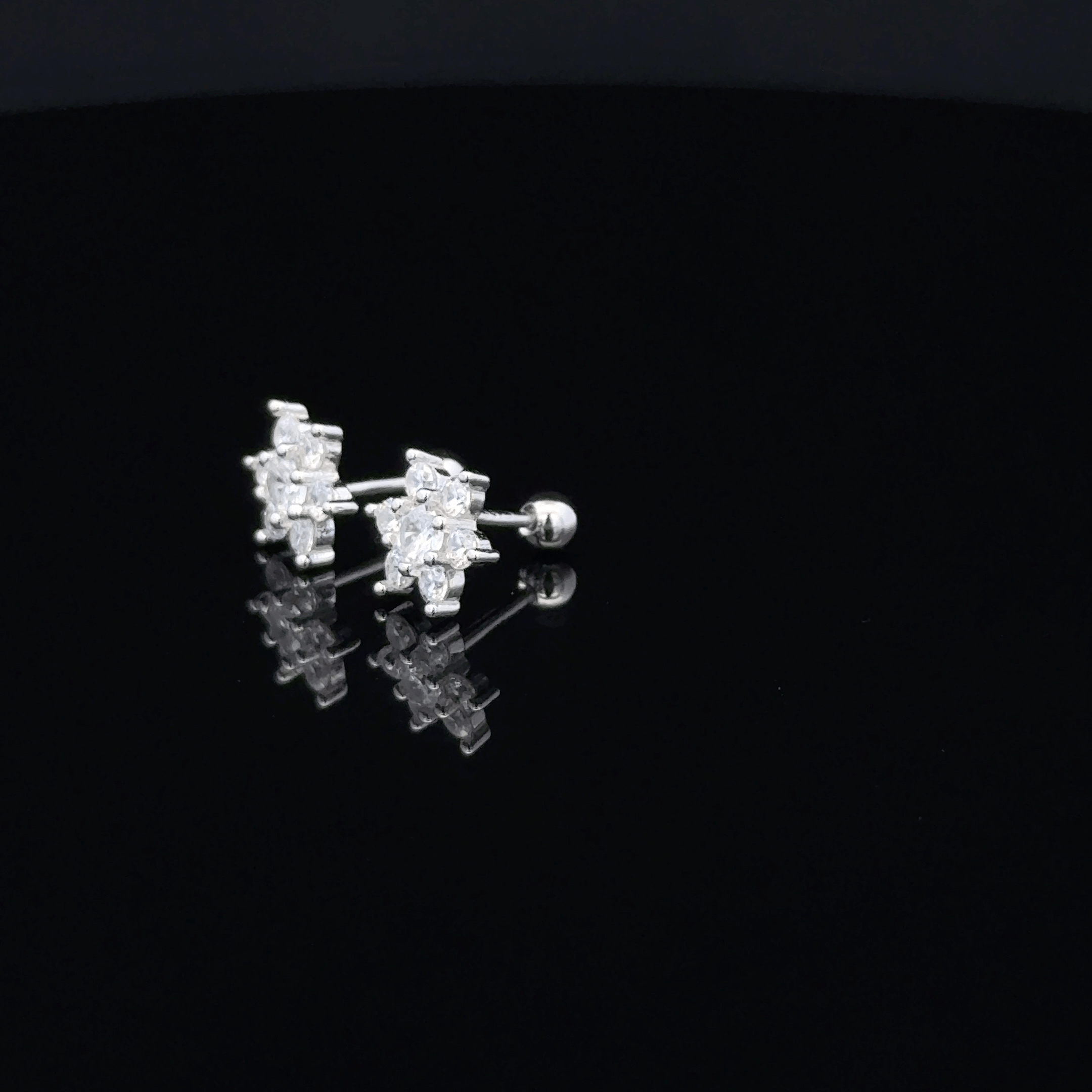 Star shape second stud