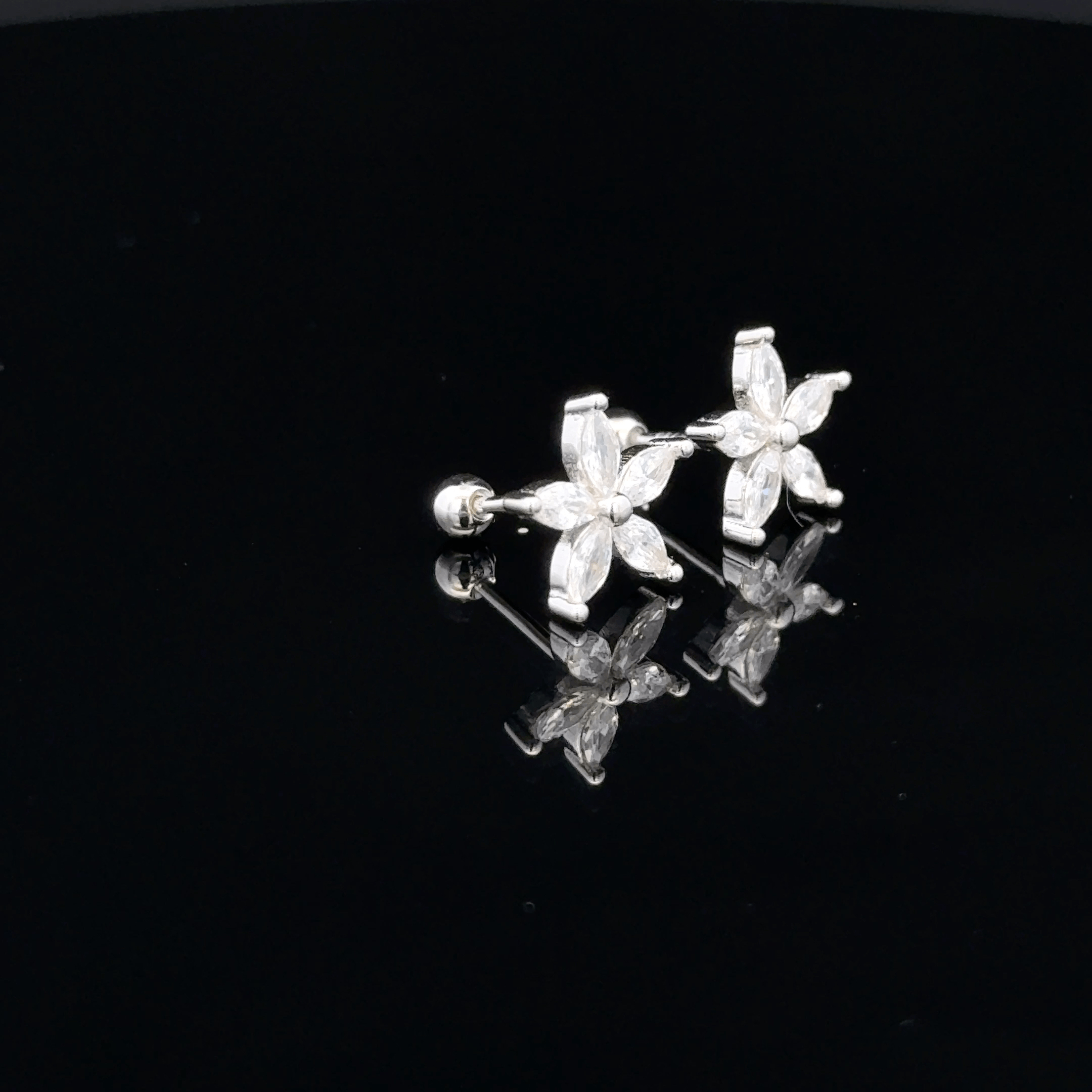 Star shape second stud