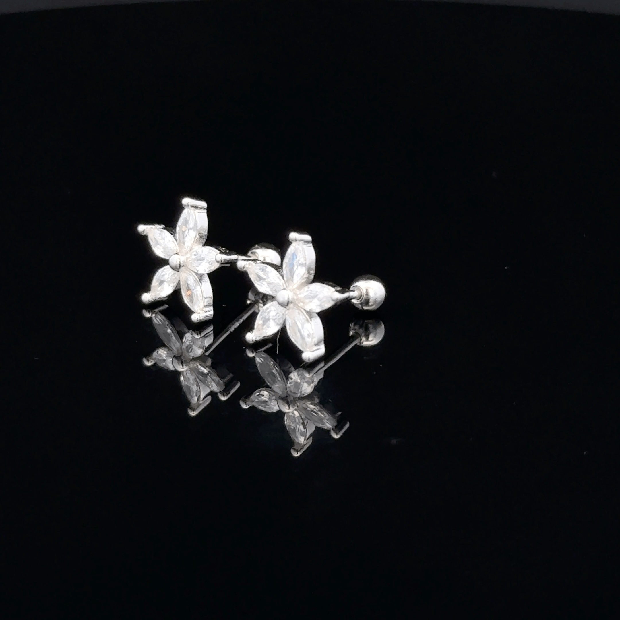 Star shape second stud