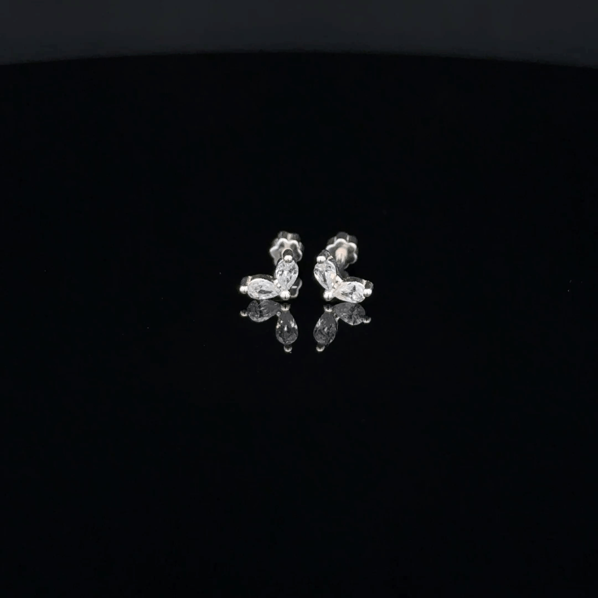 Double Leaf Second Stud