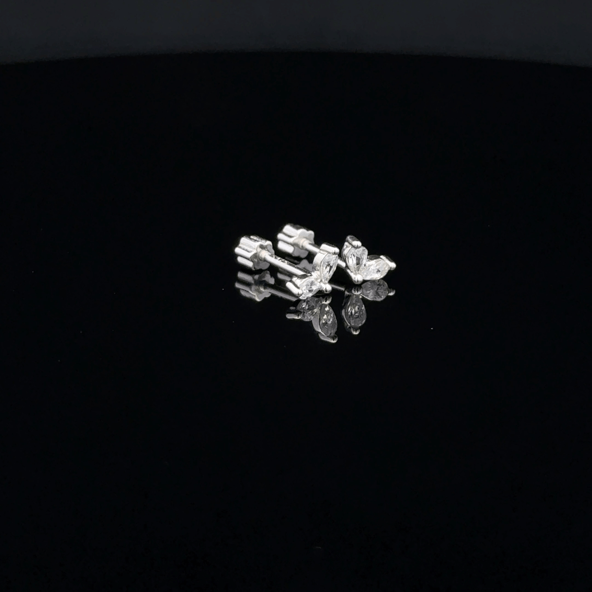 Double Leaf Second Stud