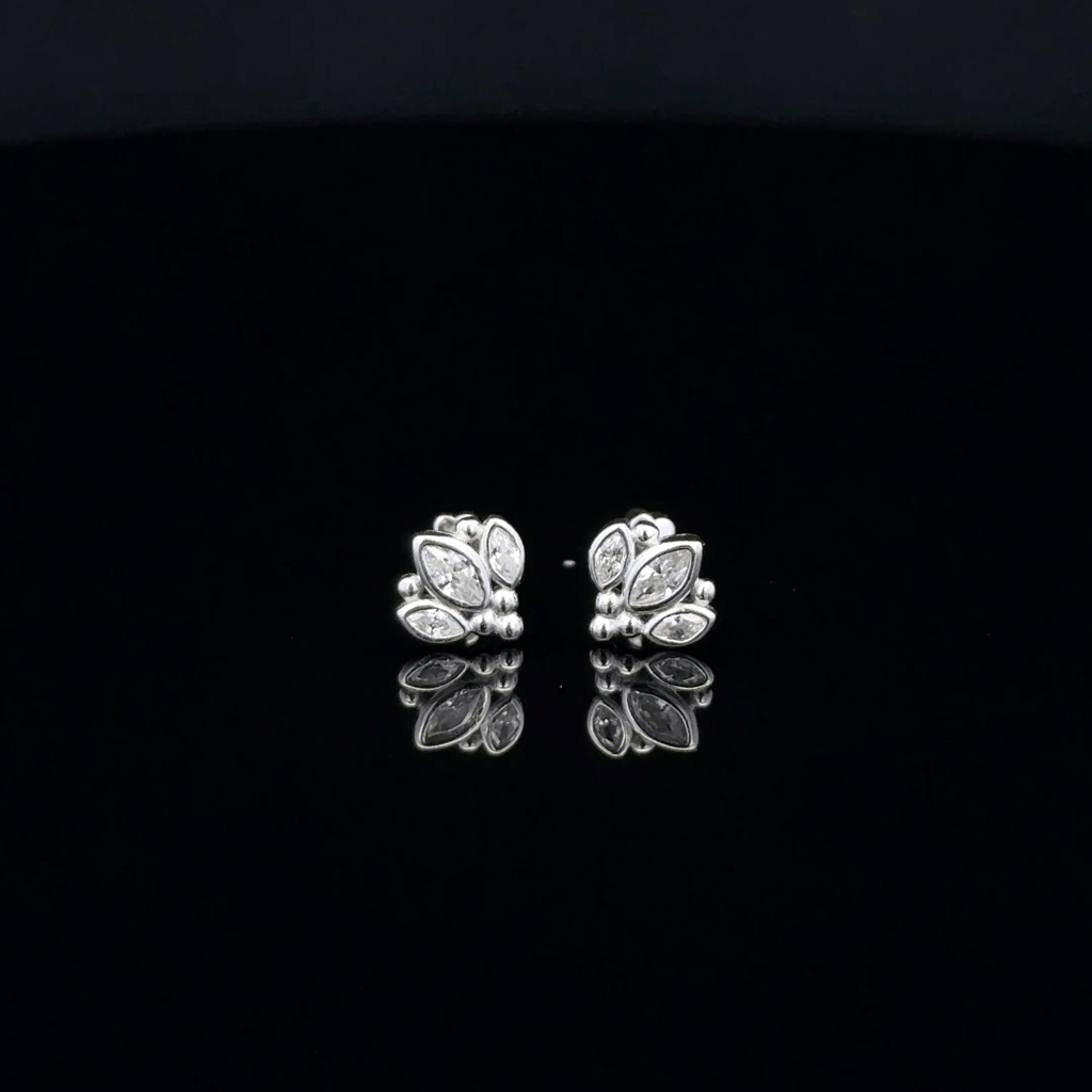 3 Oval Second Stud