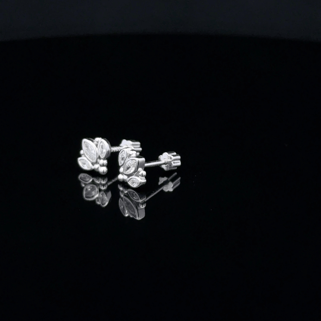 3 Oval Second Stud