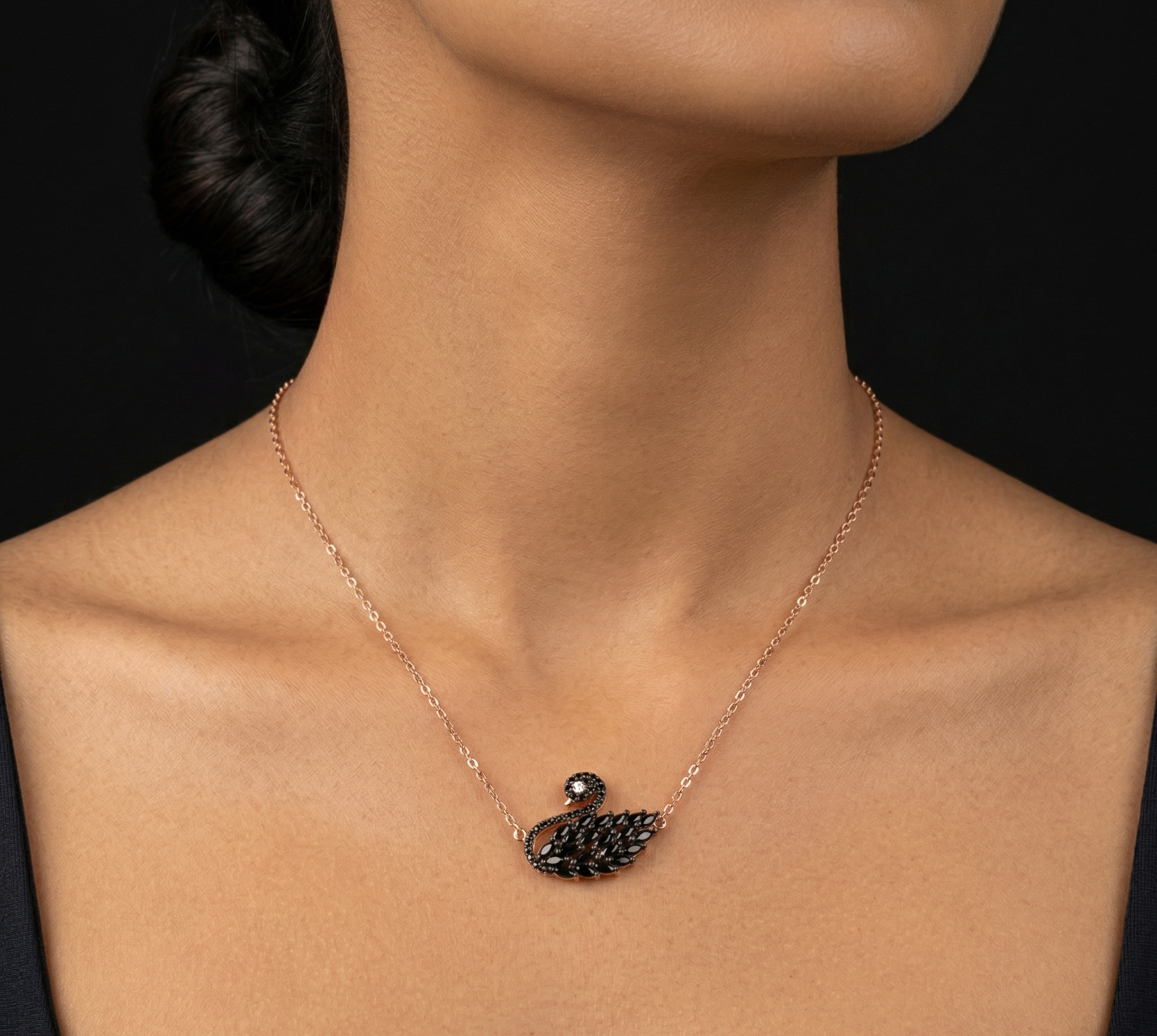 Rosegold Swan Chain With Pendant