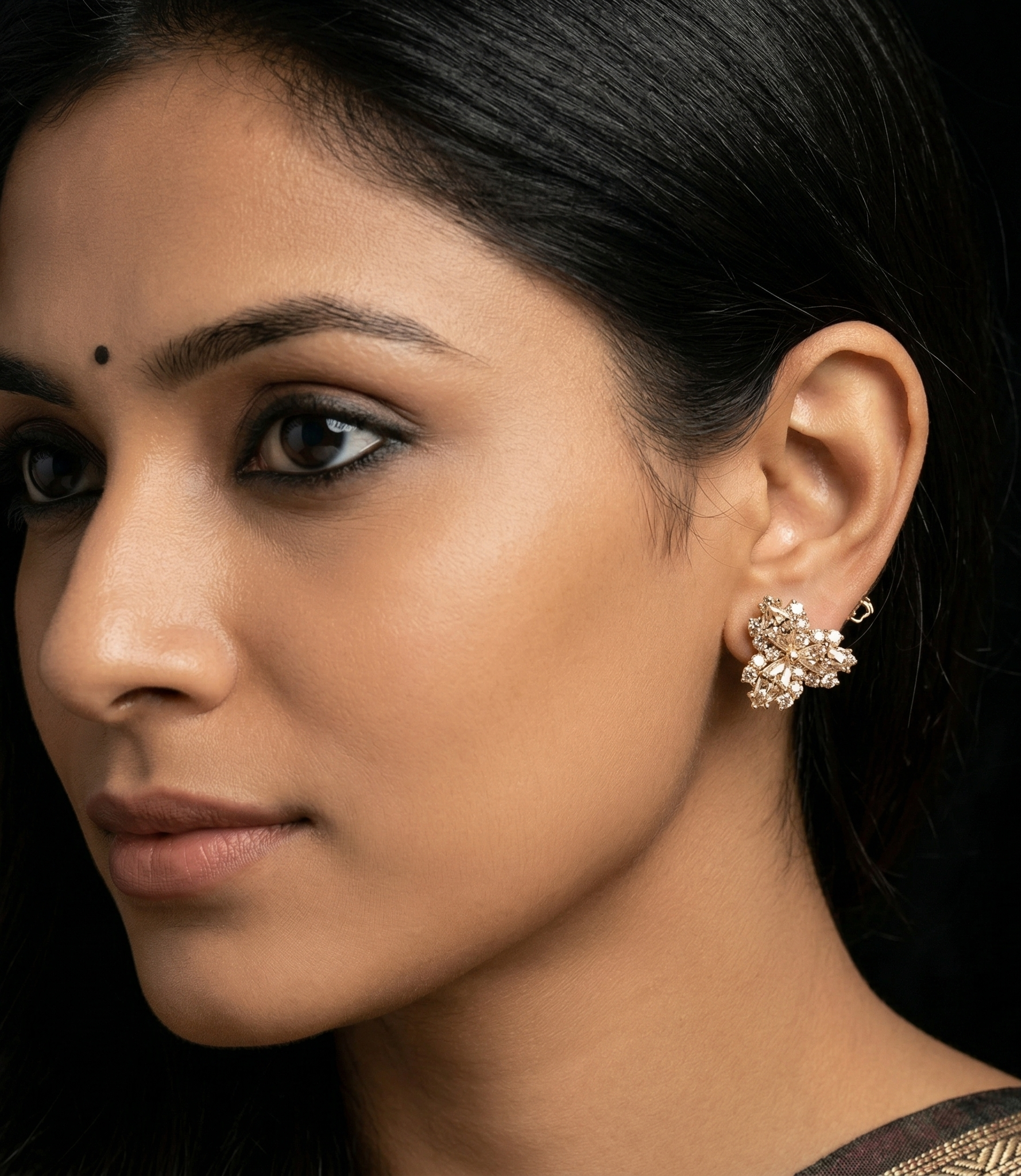 ROSEGOLD TRIANGLE EARRING