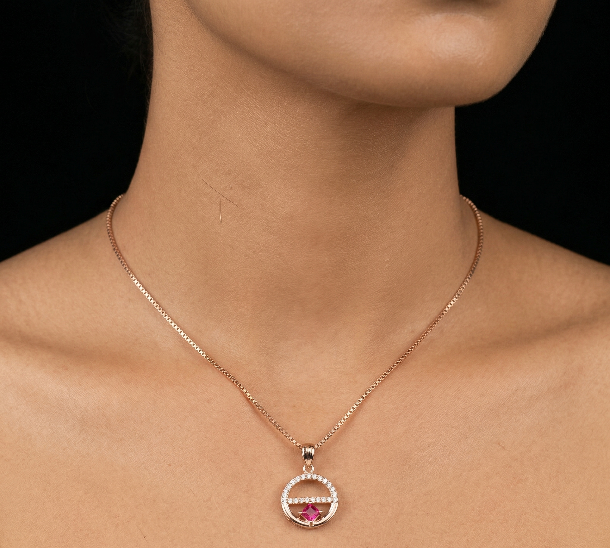 Split-Circle rose gold chain pendant