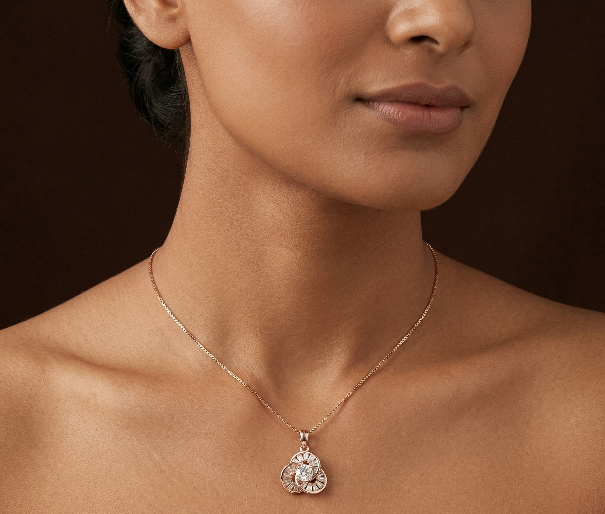 Baguette Trinity Knot rose gold chain pendant