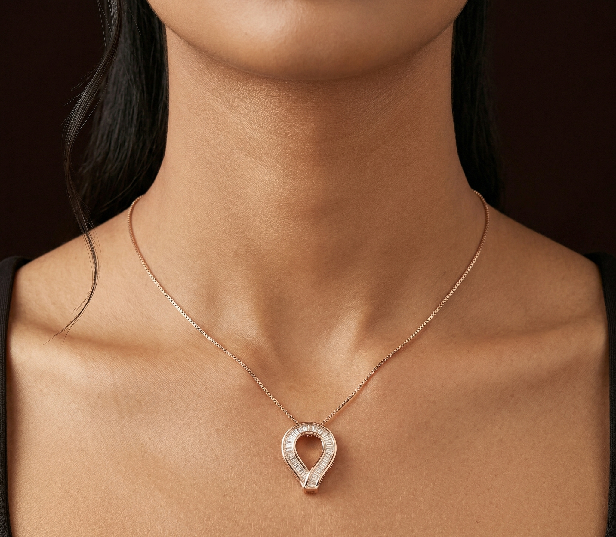 Baguette Loop rose gold chain pendant