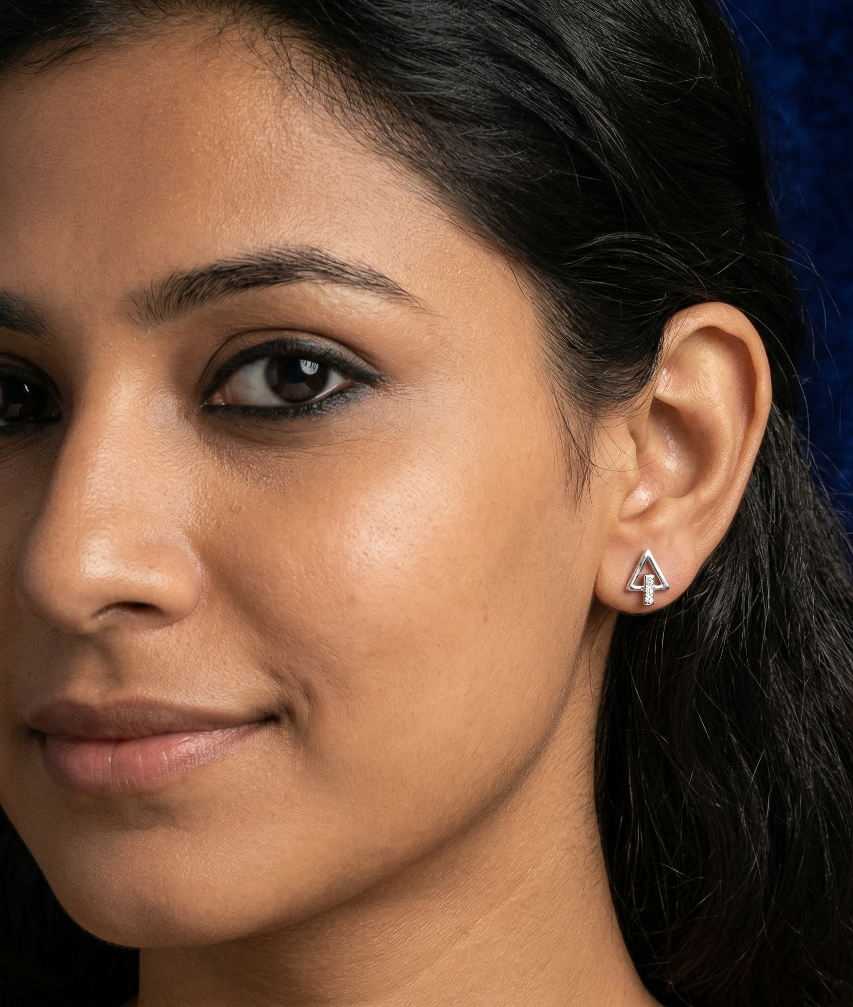 TRIANGLE EARRING