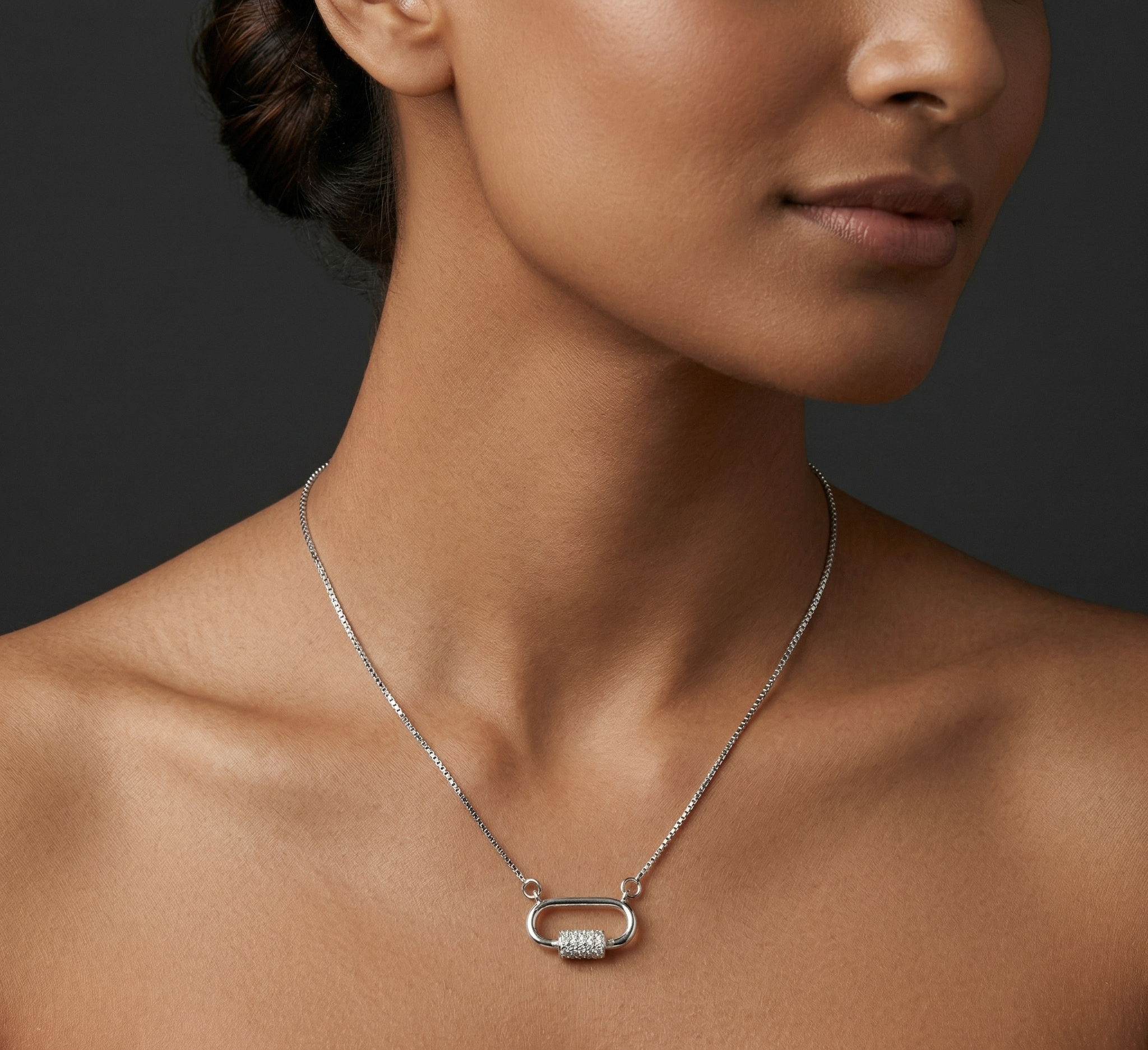 Rhodium lock shaped chain with pendent