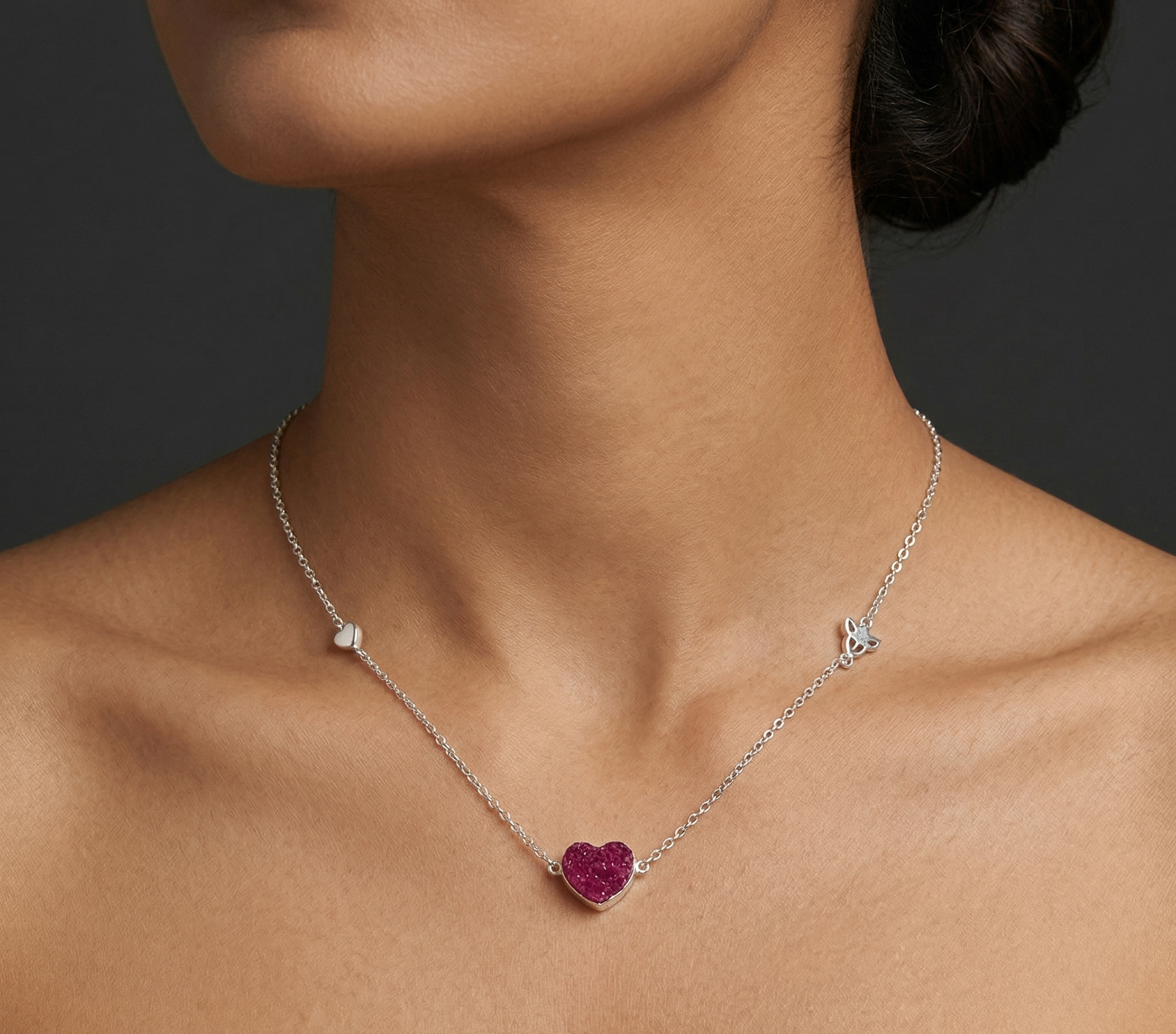 Rhodium heart shape chain with pendent