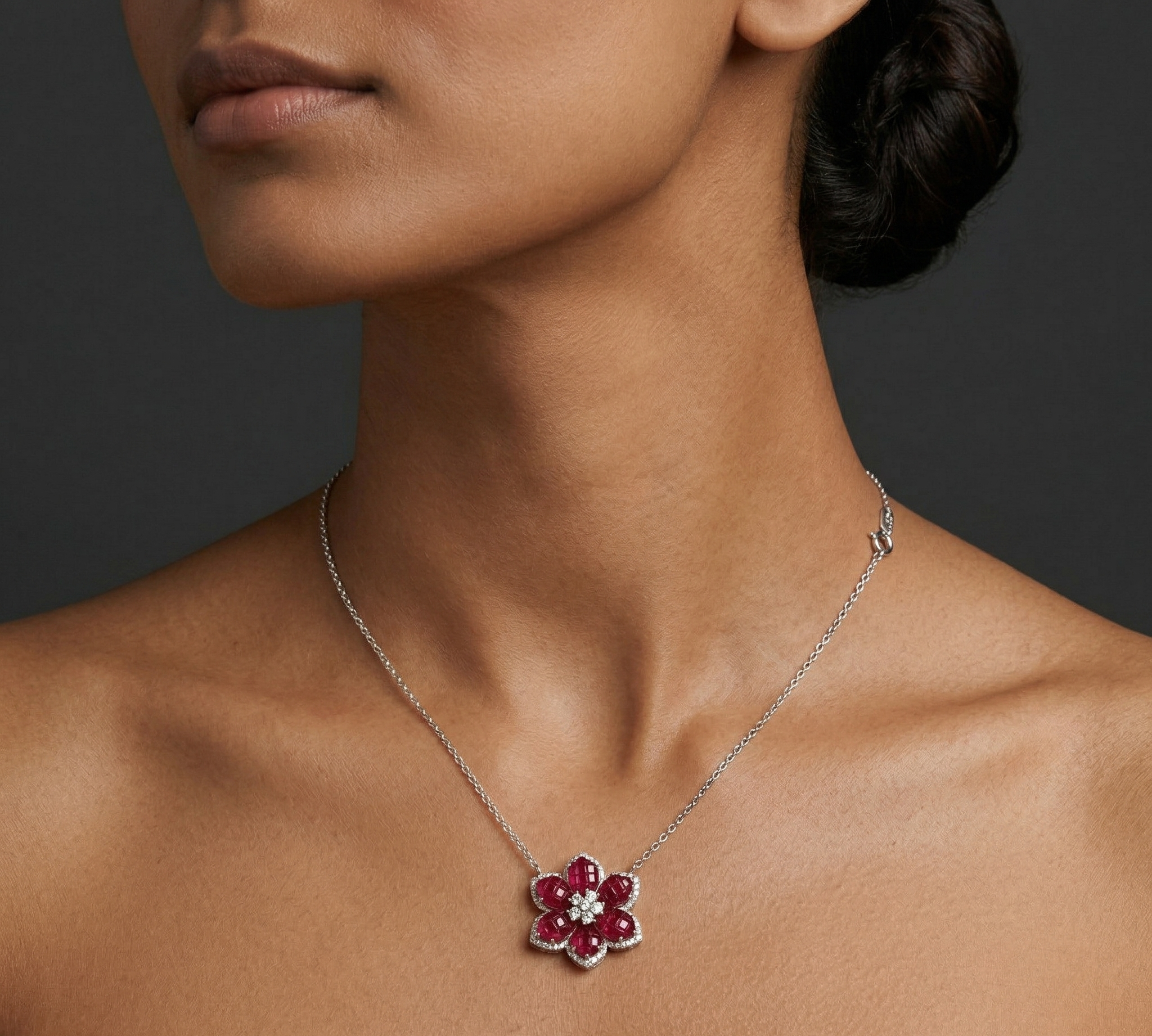 Rhodium Flower shape chain with pendent
