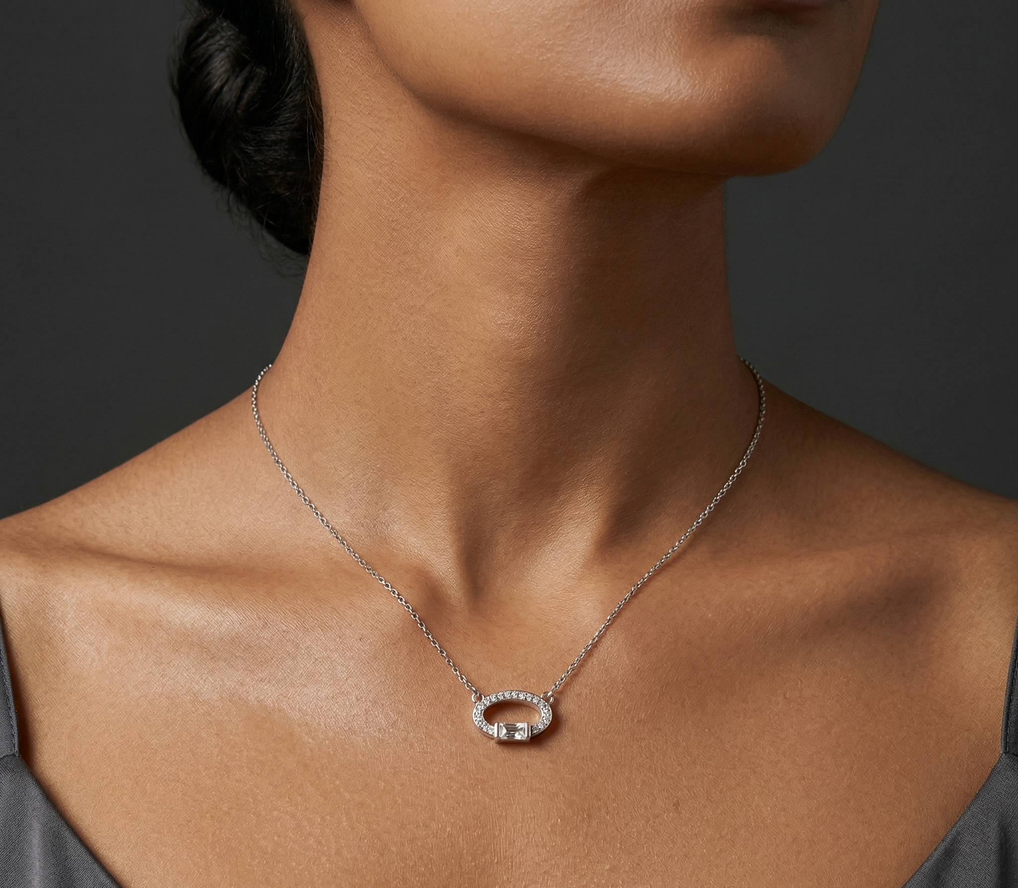Rhodium circle chain with pendent