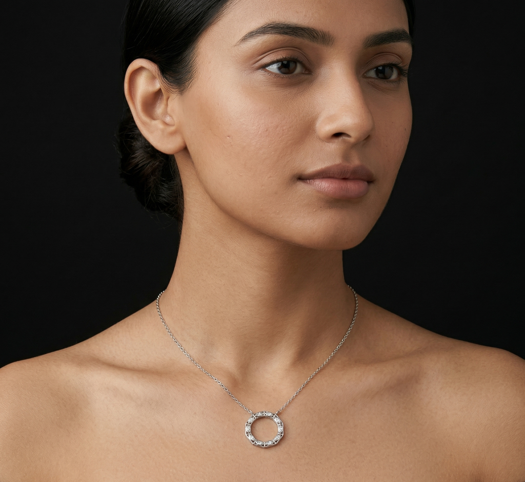 Rhodium circle chain with pendent