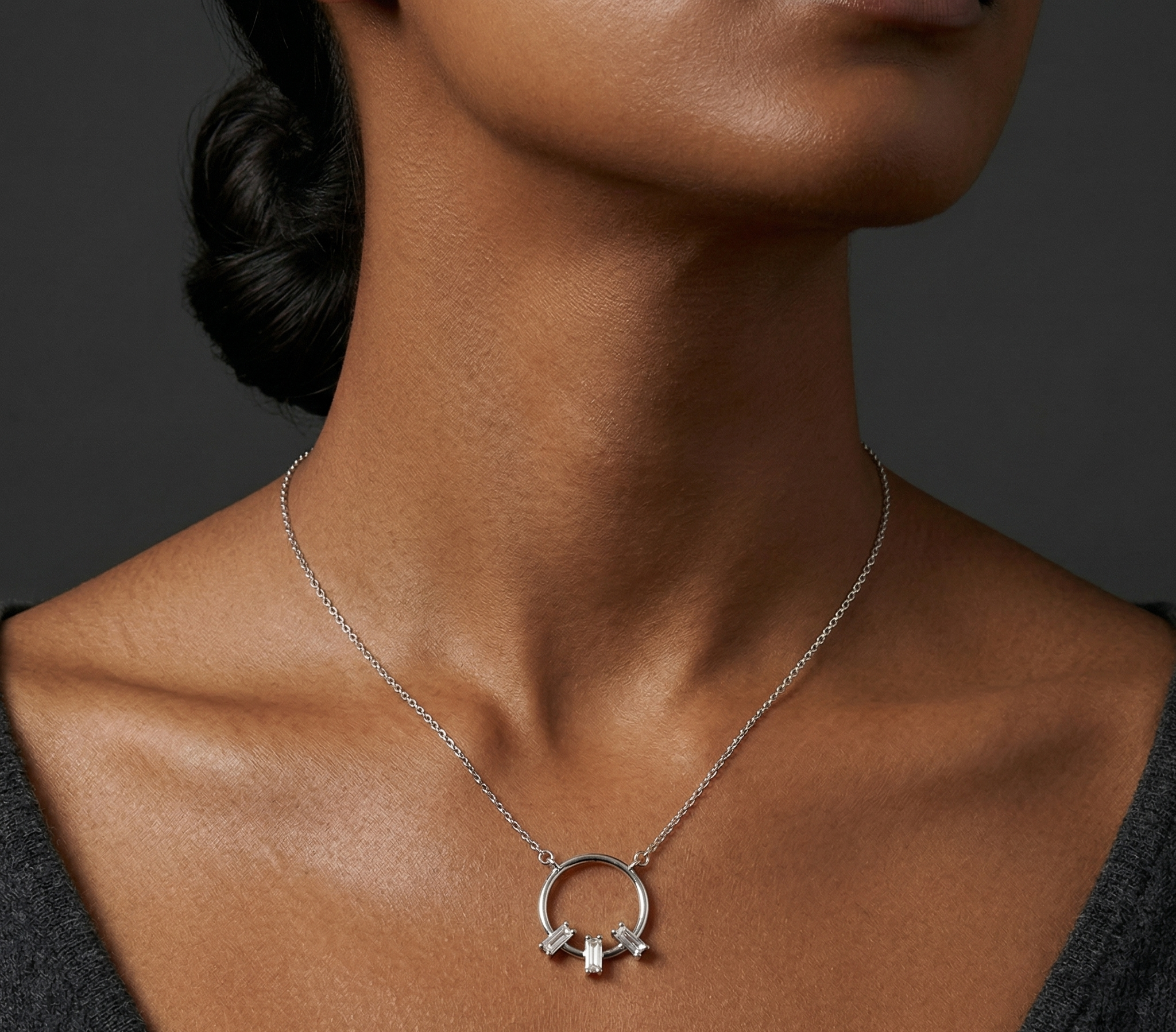 Rhodium circle chain with pendent