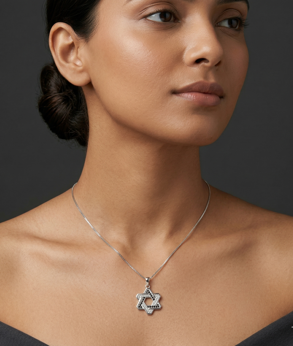 Rhodium star chain with pendent
