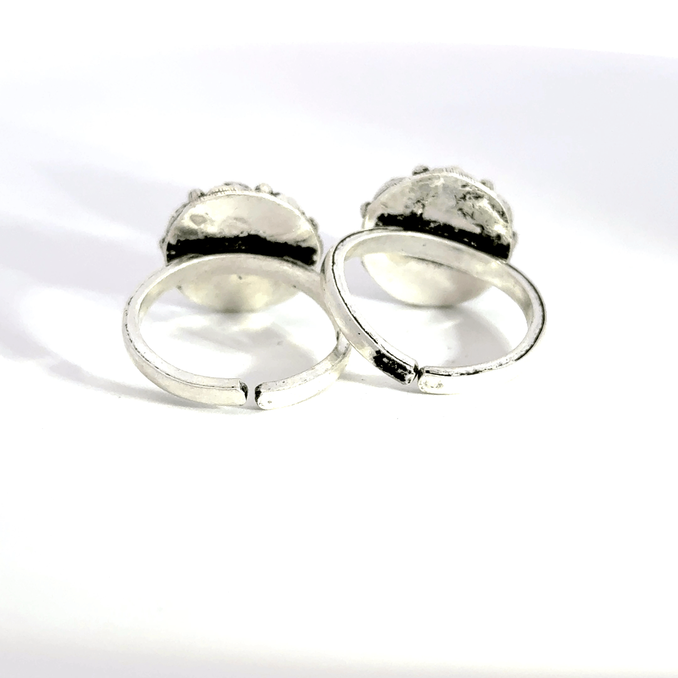 Antique Stone Toerings