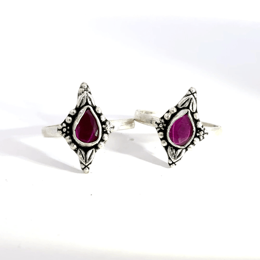 Antique Stone Toerings