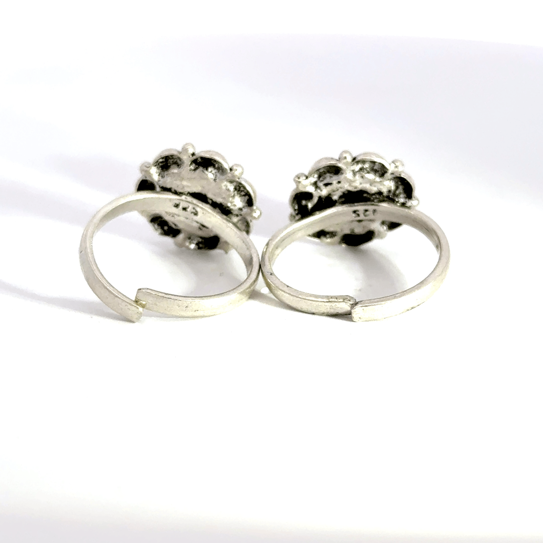 Antique Stone Toerings