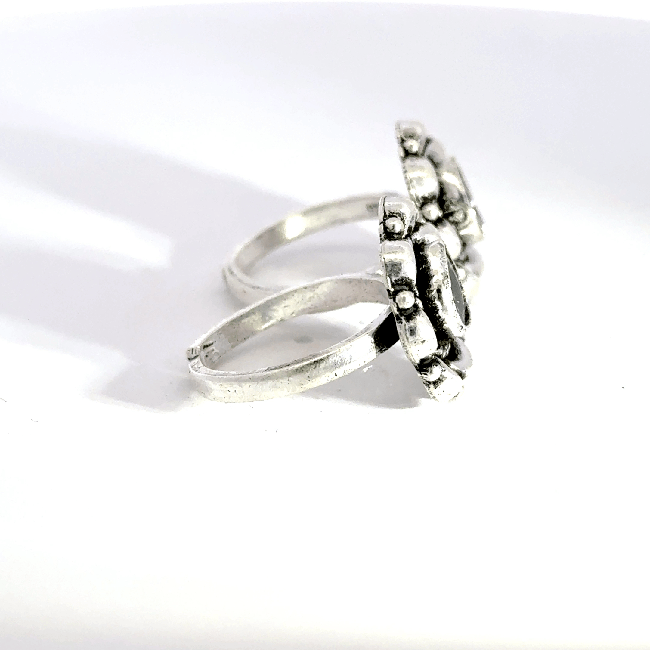 Antique Stone Toerings