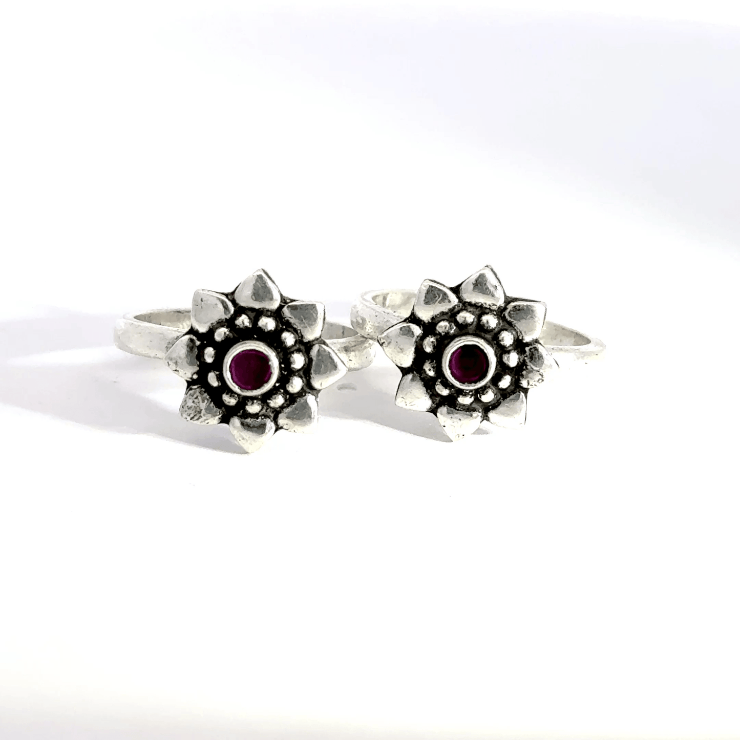 Antique Stone Toerings