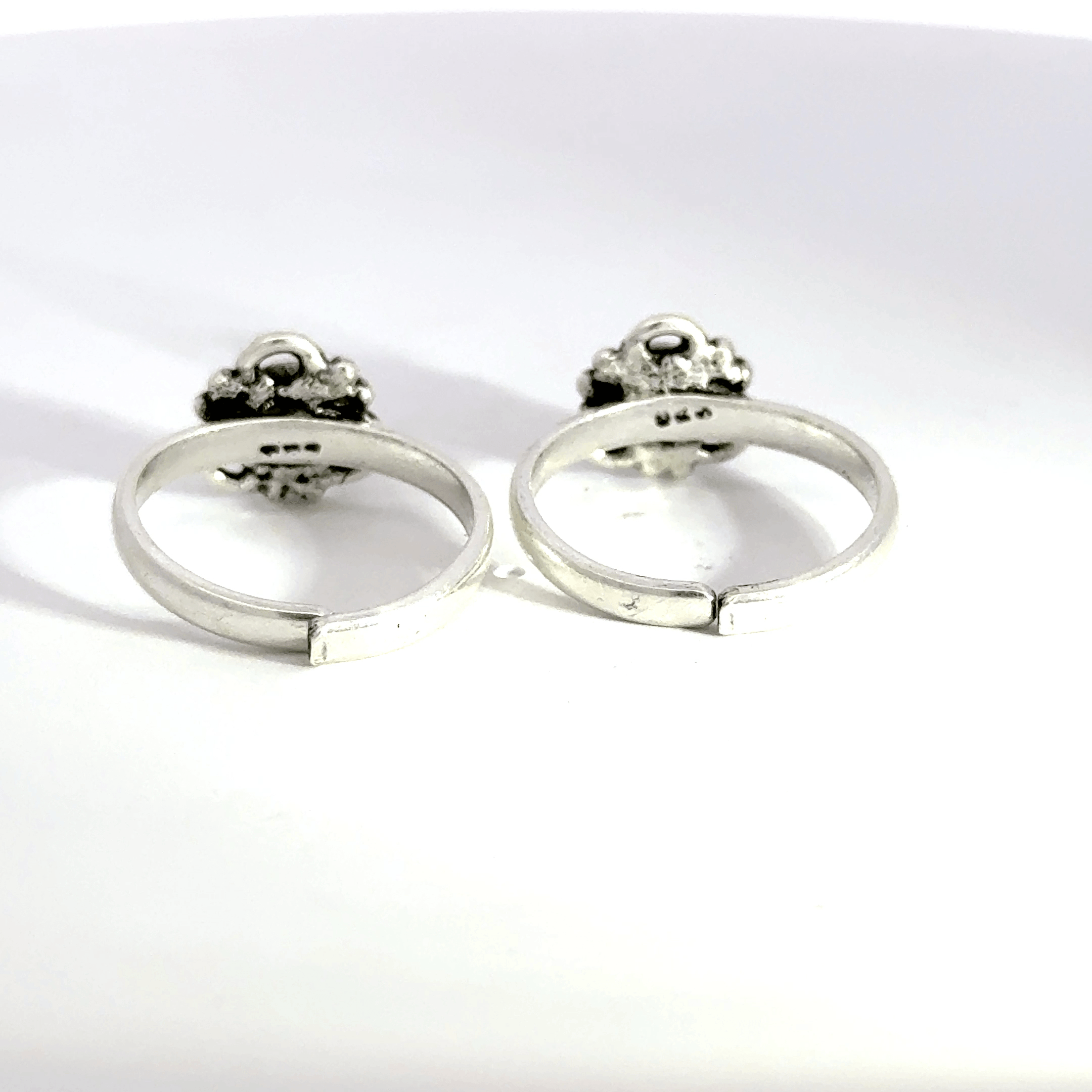 Antique Stone Toerings