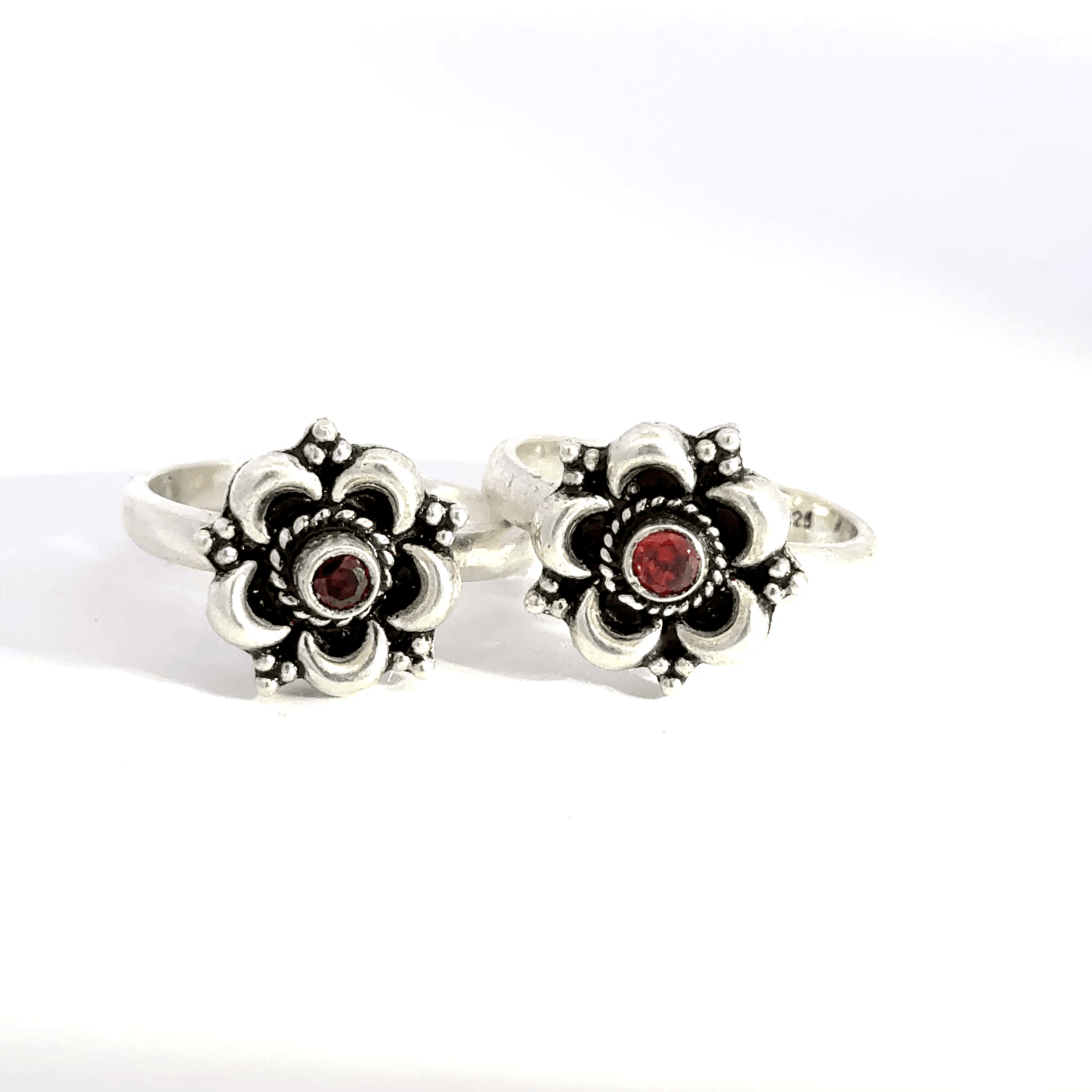 Antique Stone Toerings