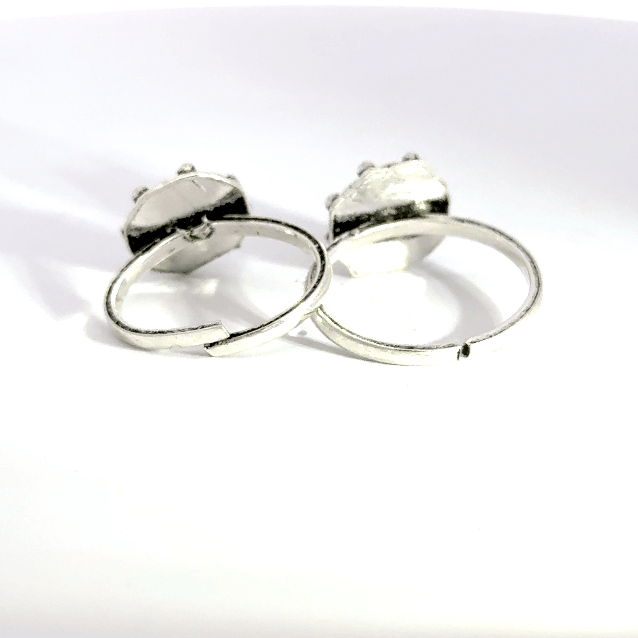 Antique Stone Toerings