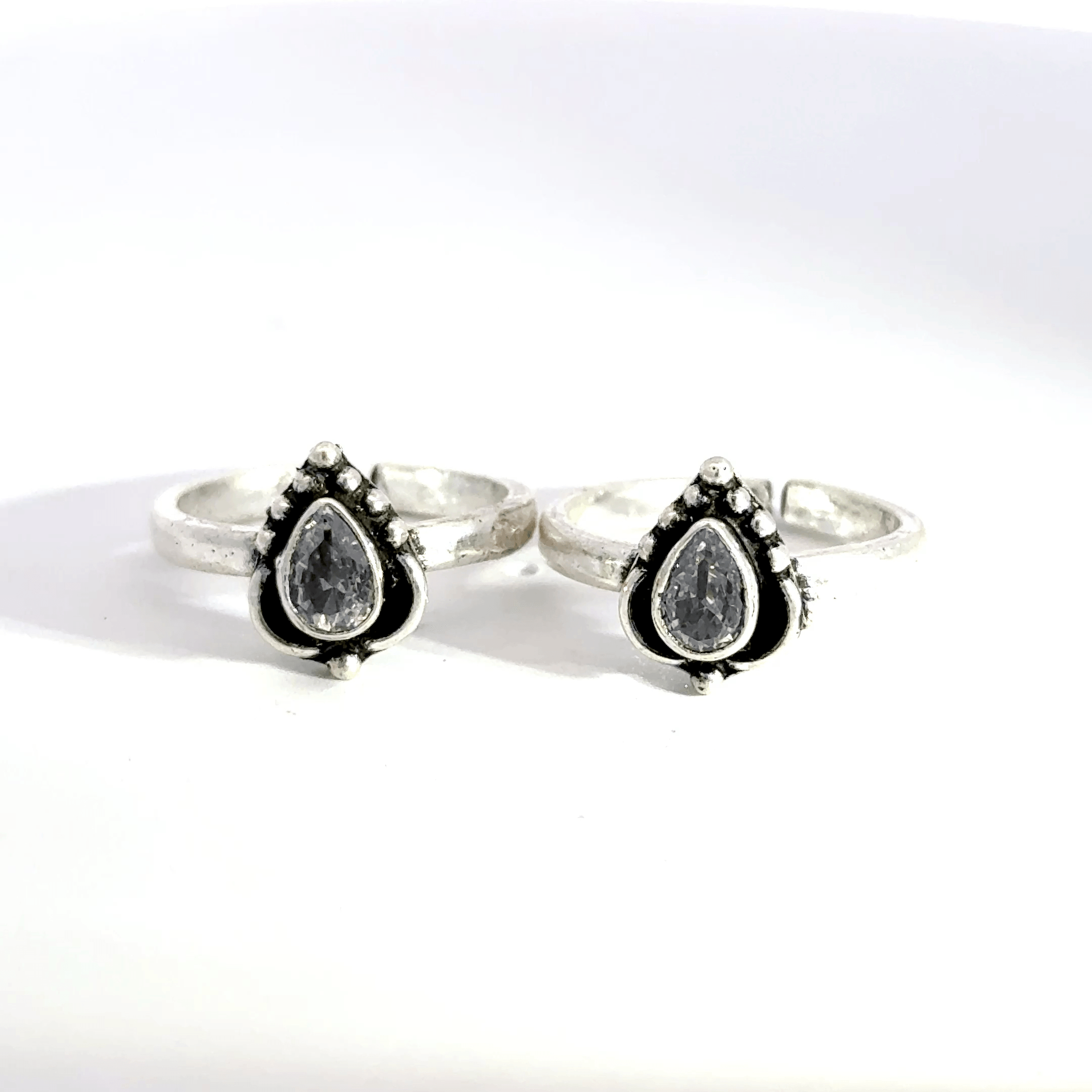 Antique Stone Toerings