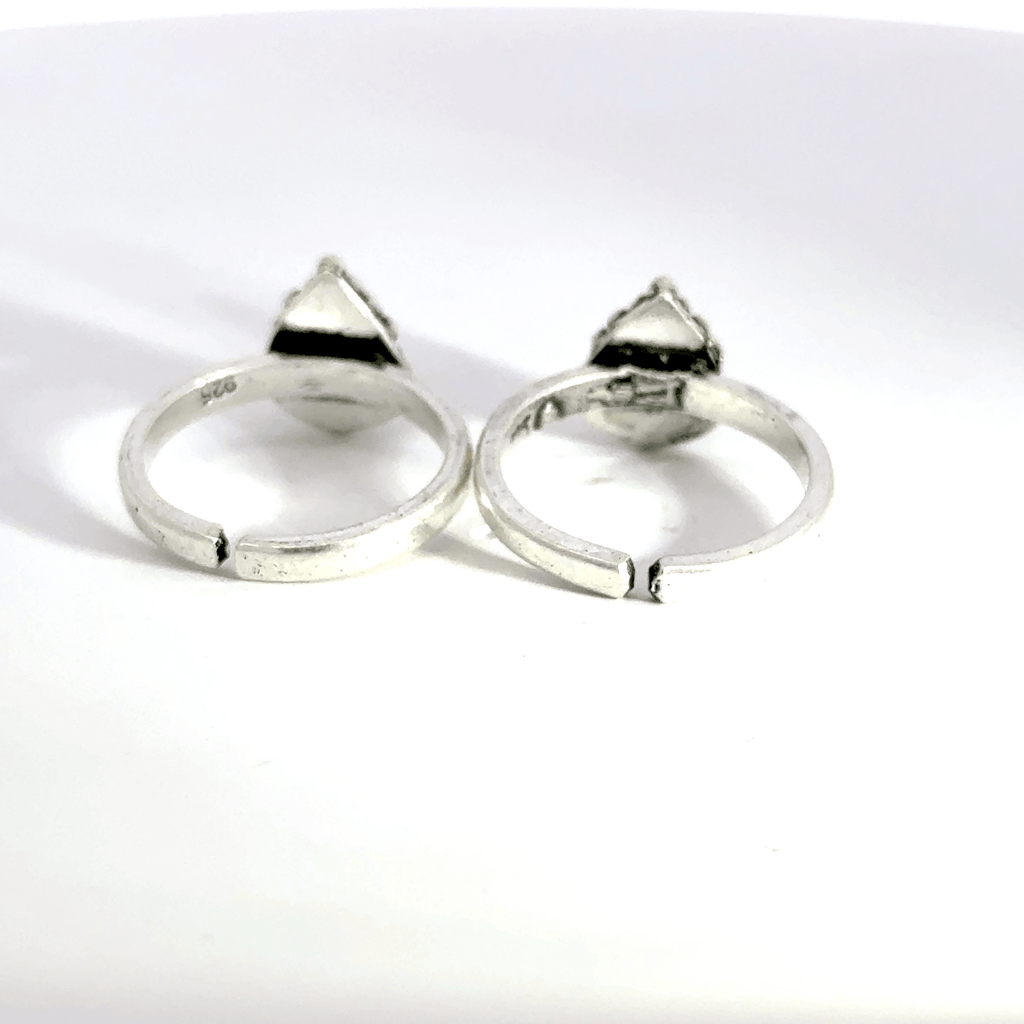 Antique Stone Toerings