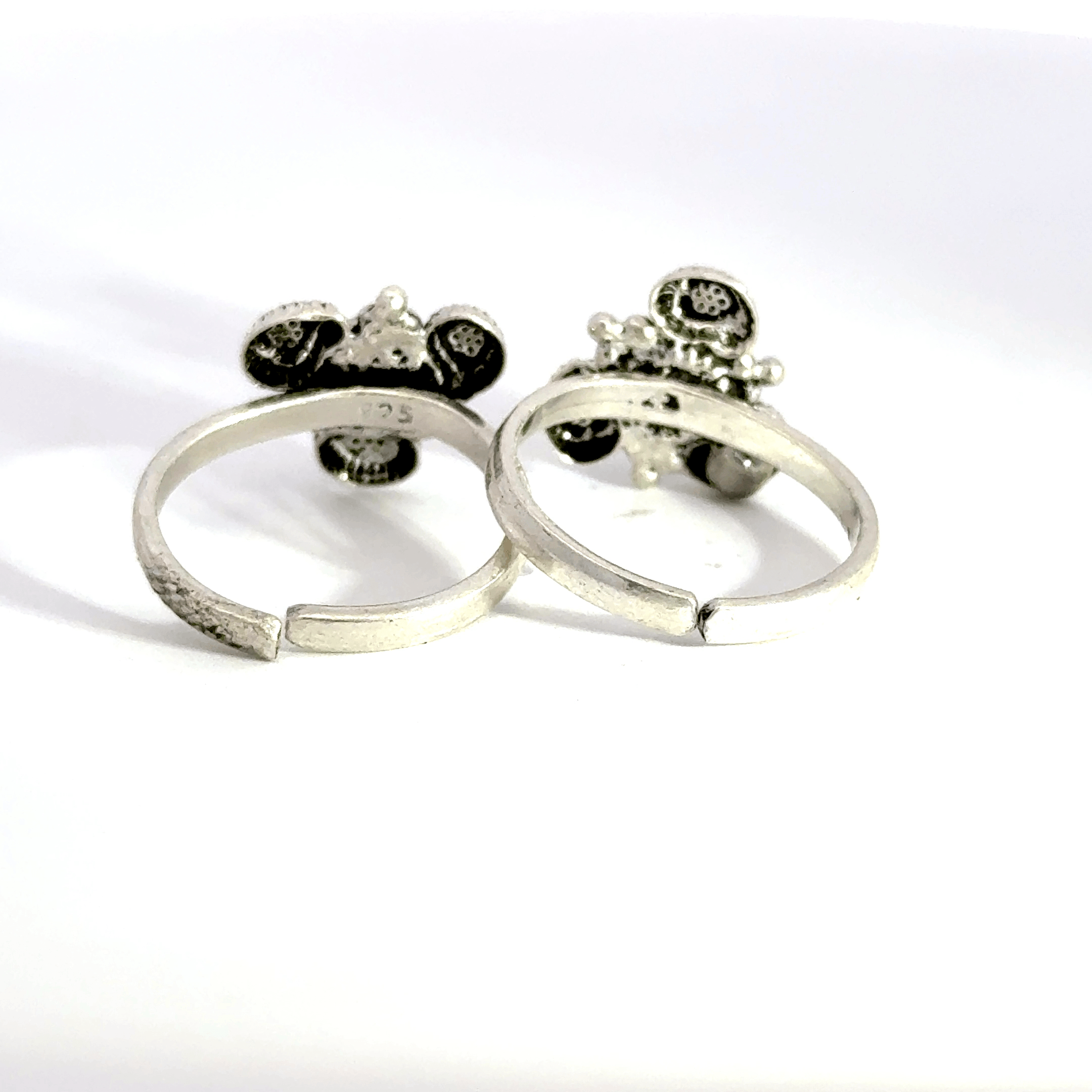 Antique Stone Toerings