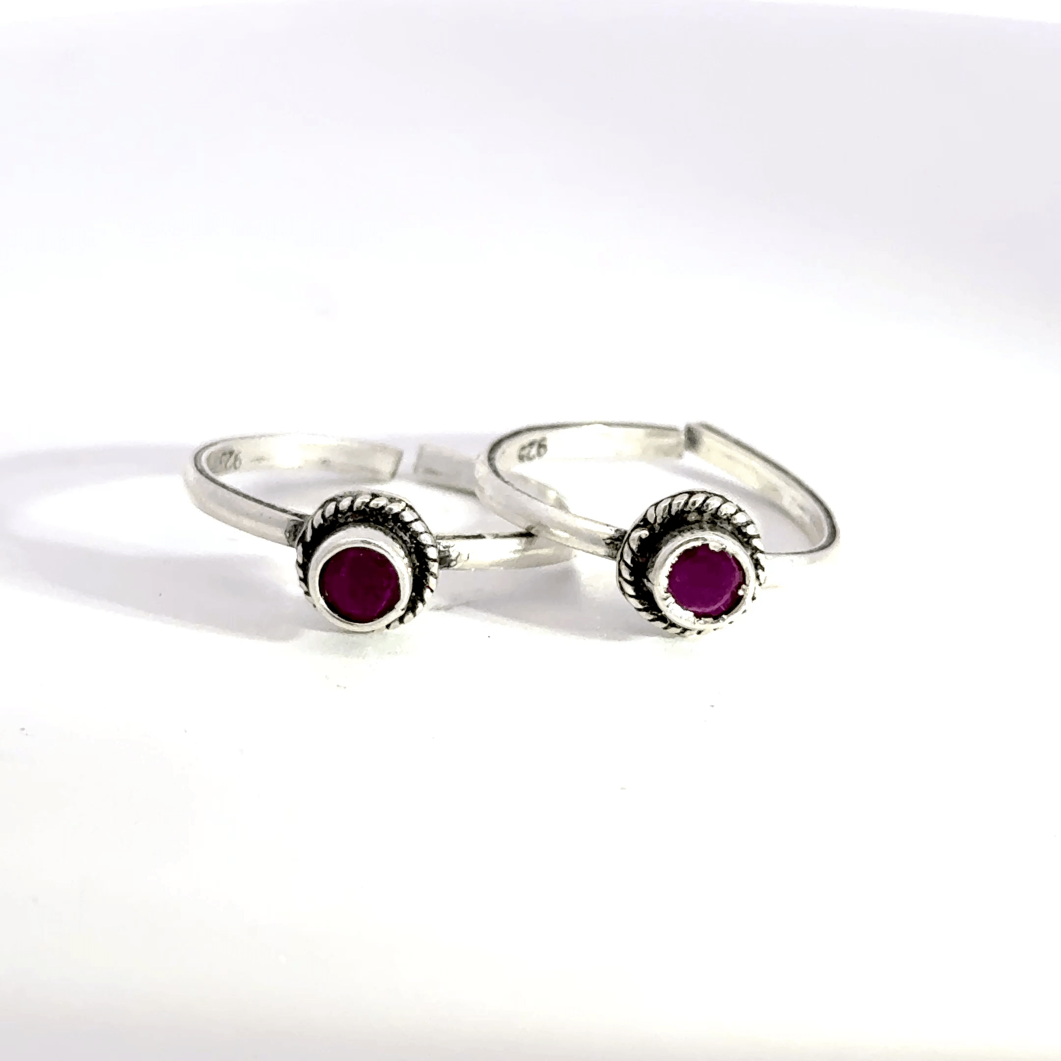 Antique Stone Toerings