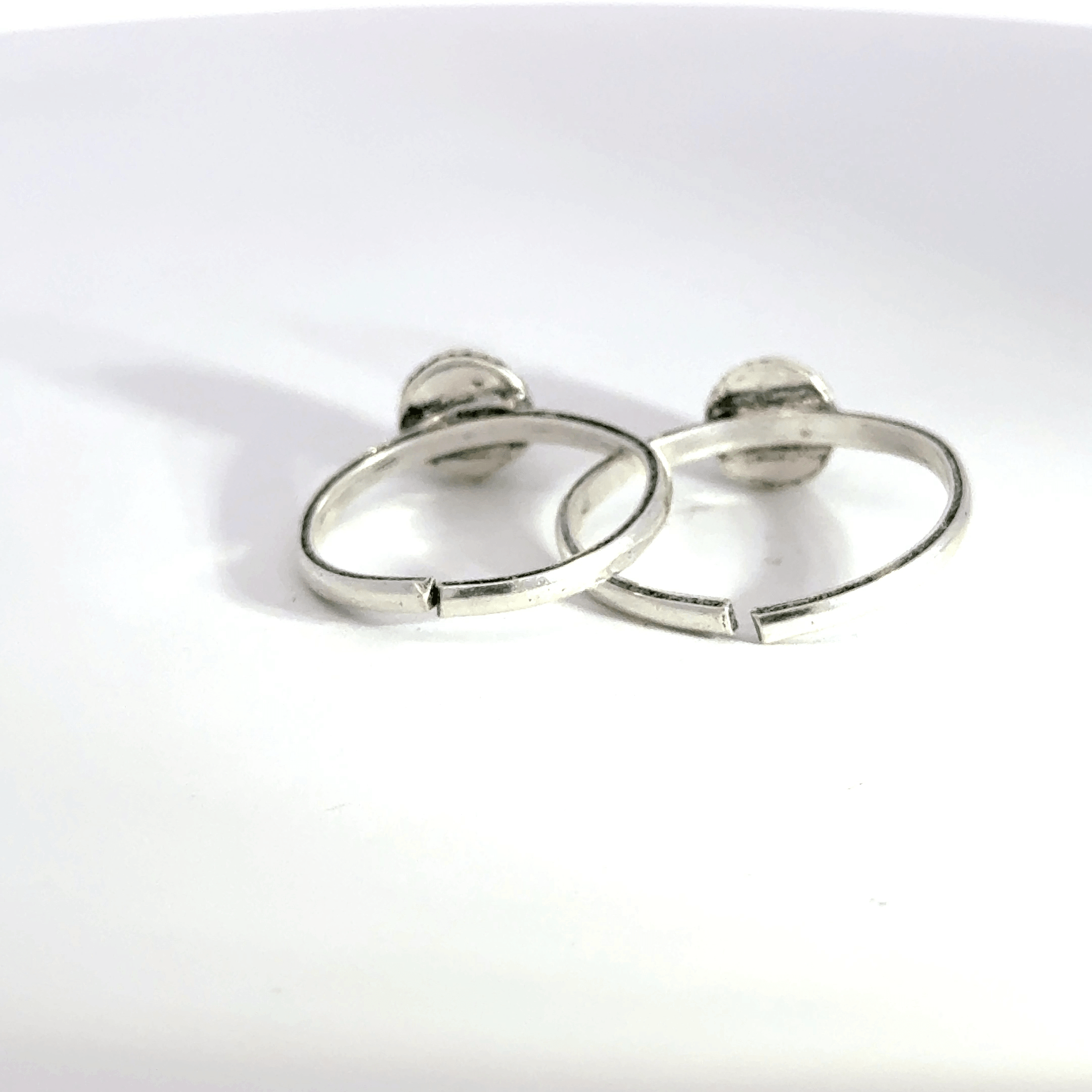 Antique Stone Toerings