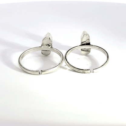 Antique Stone Toerings