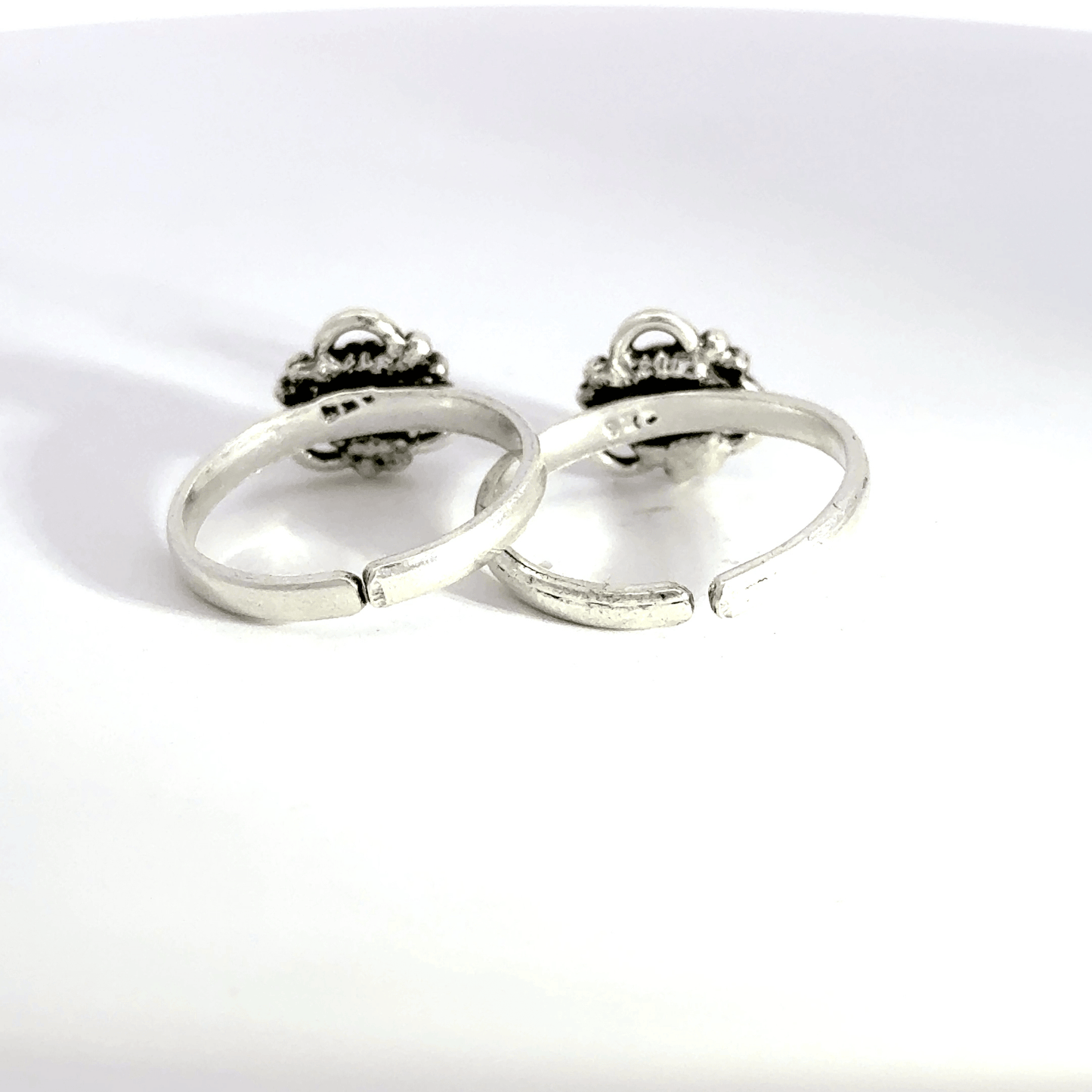 Antique Stone Toerings