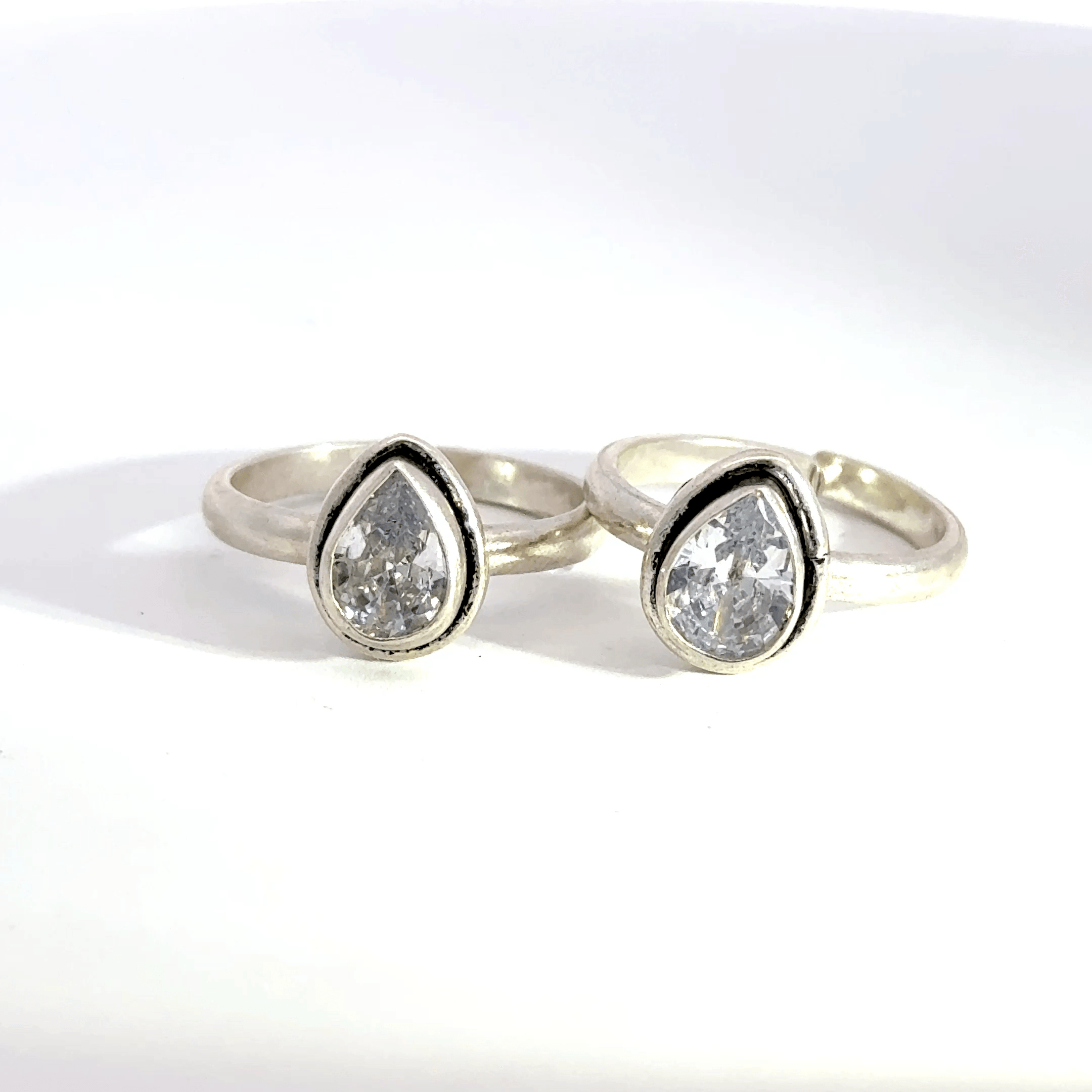 Antique Stone Toerings