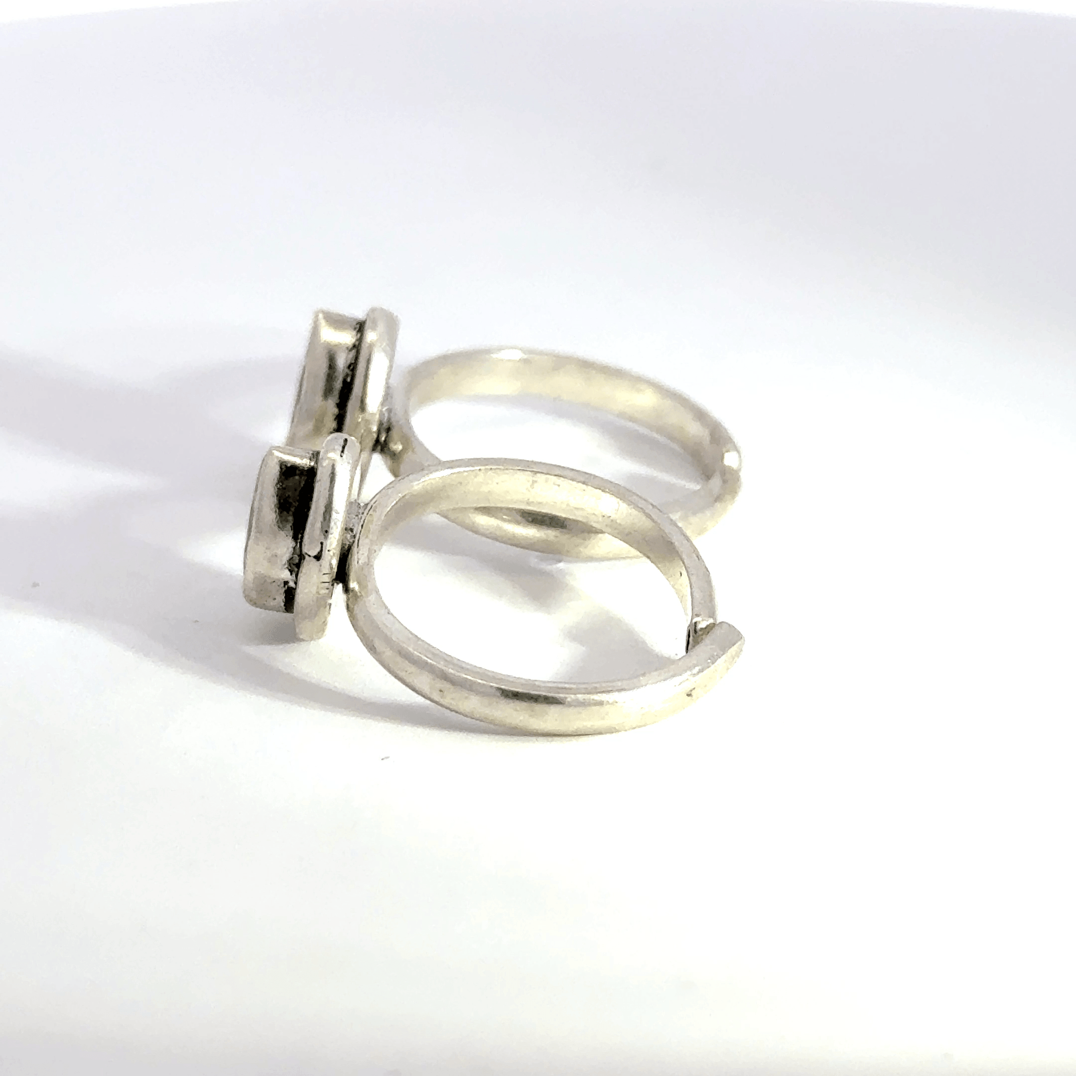 Antique Stone Toerings