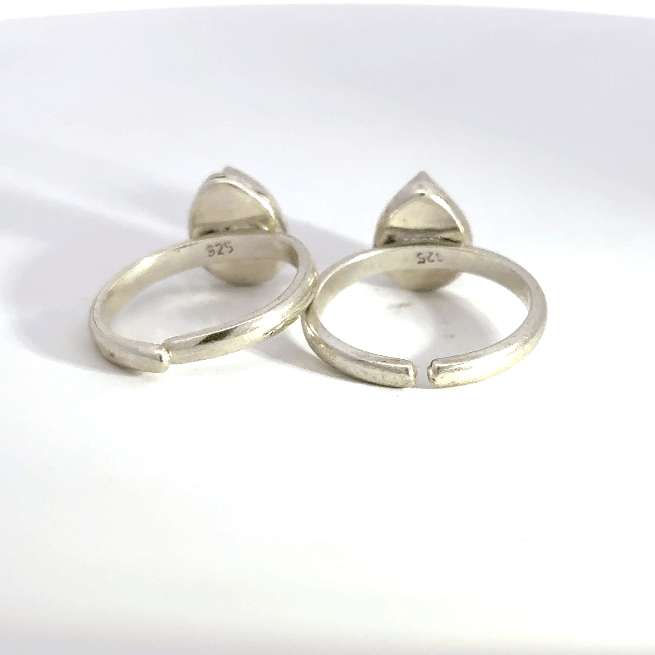 Antique Stone Toerings