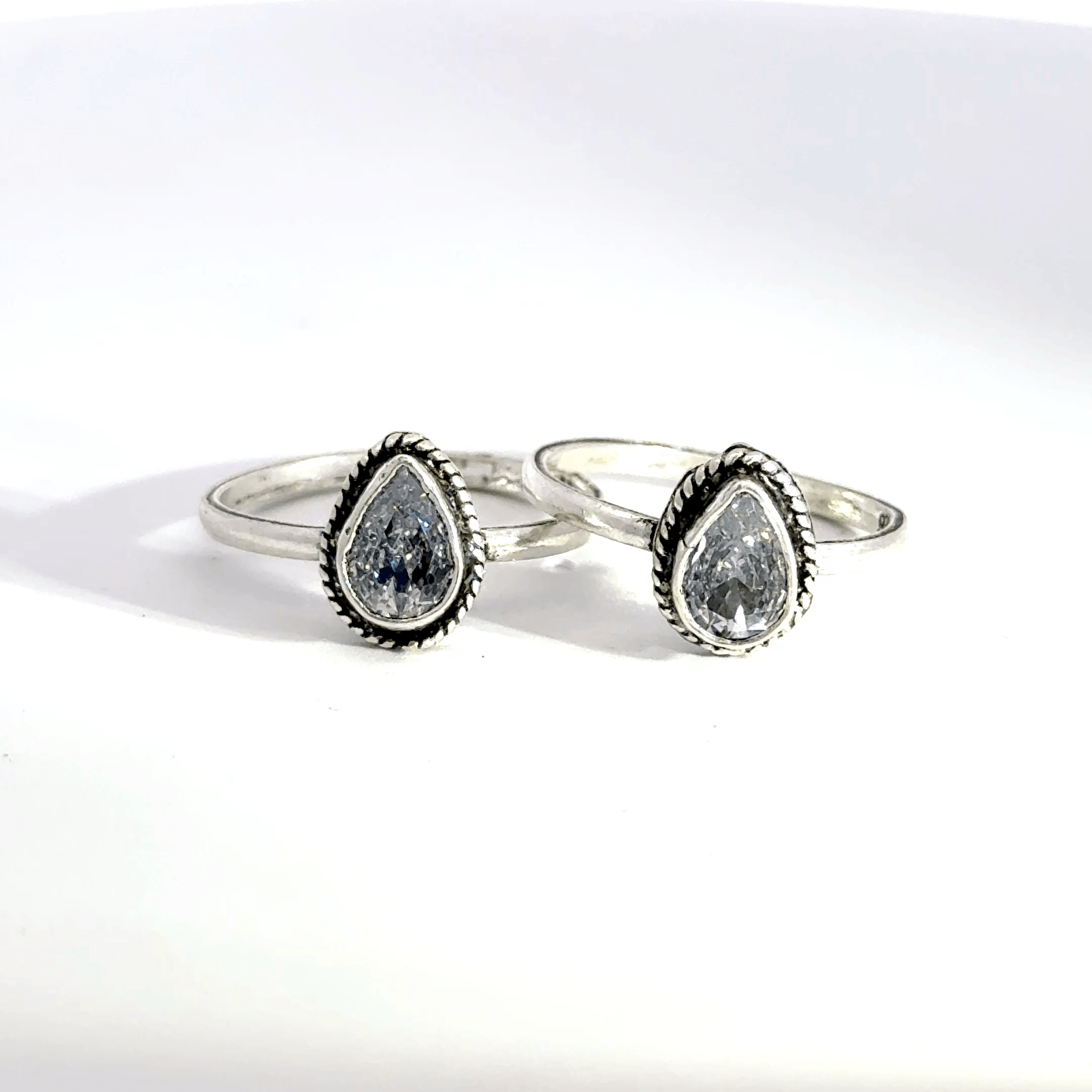 Antique Stone Toerings