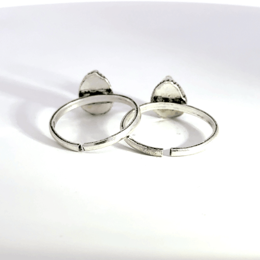 Antique Stone Toerings
