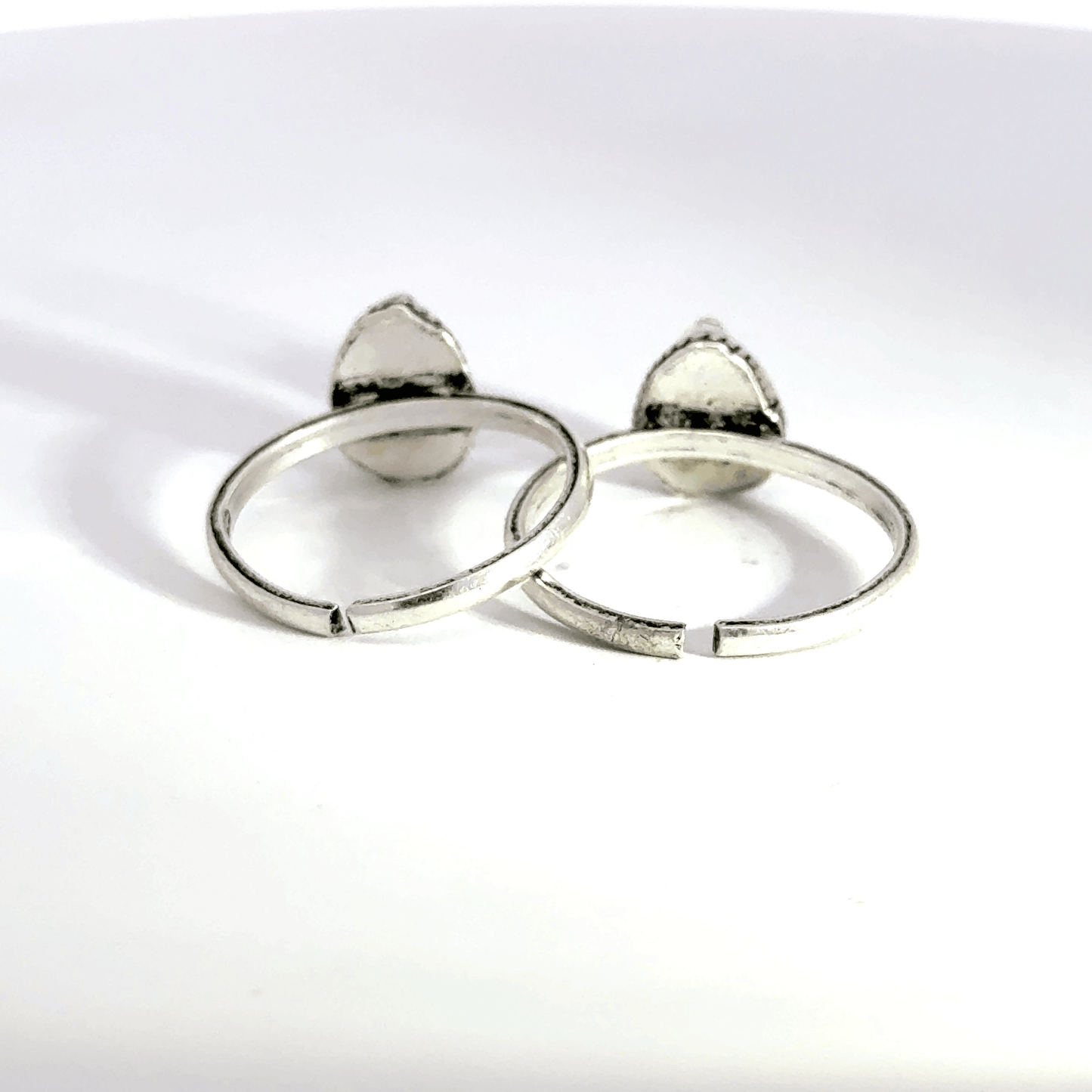 Antique Stone Toerings