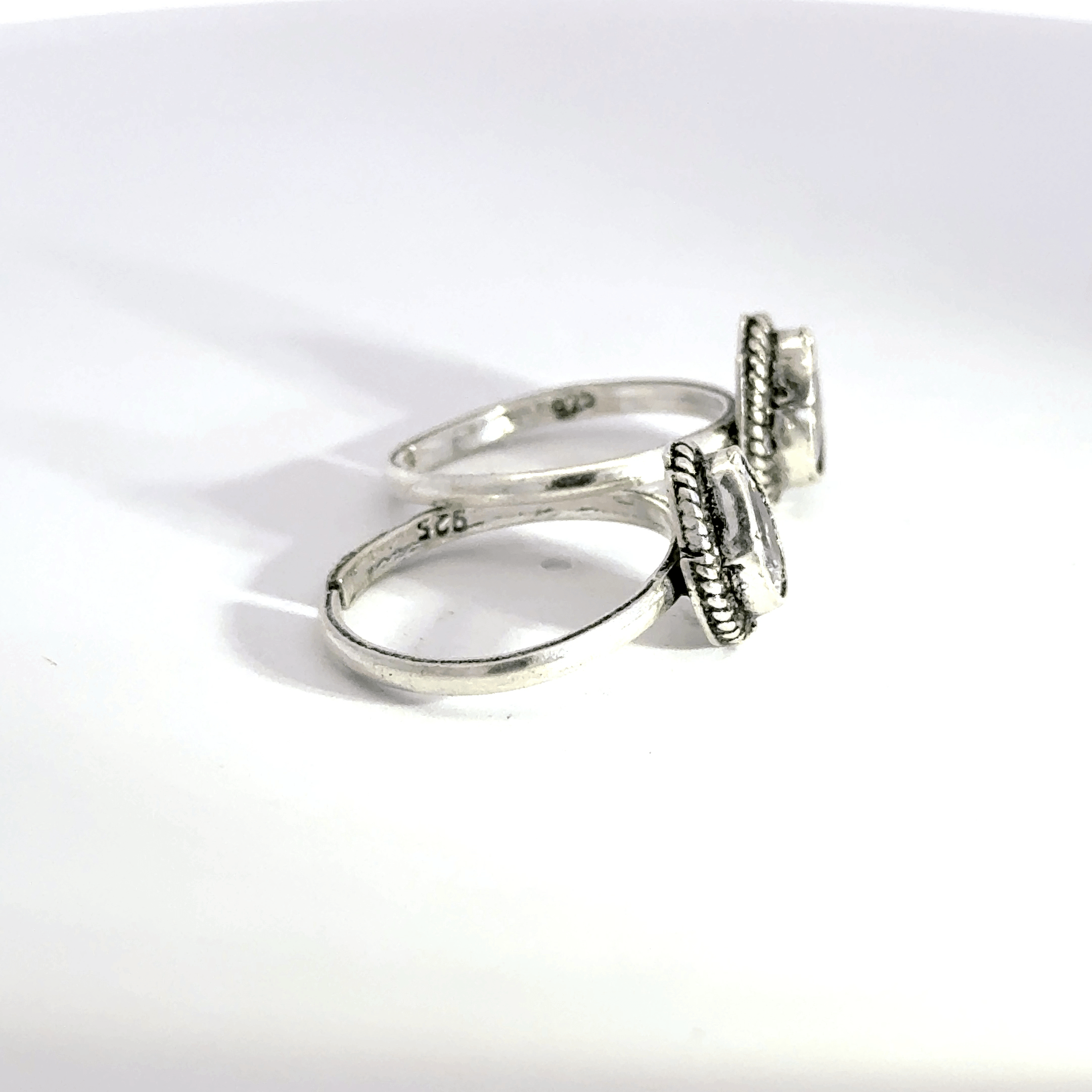 Antique Stone Toerings