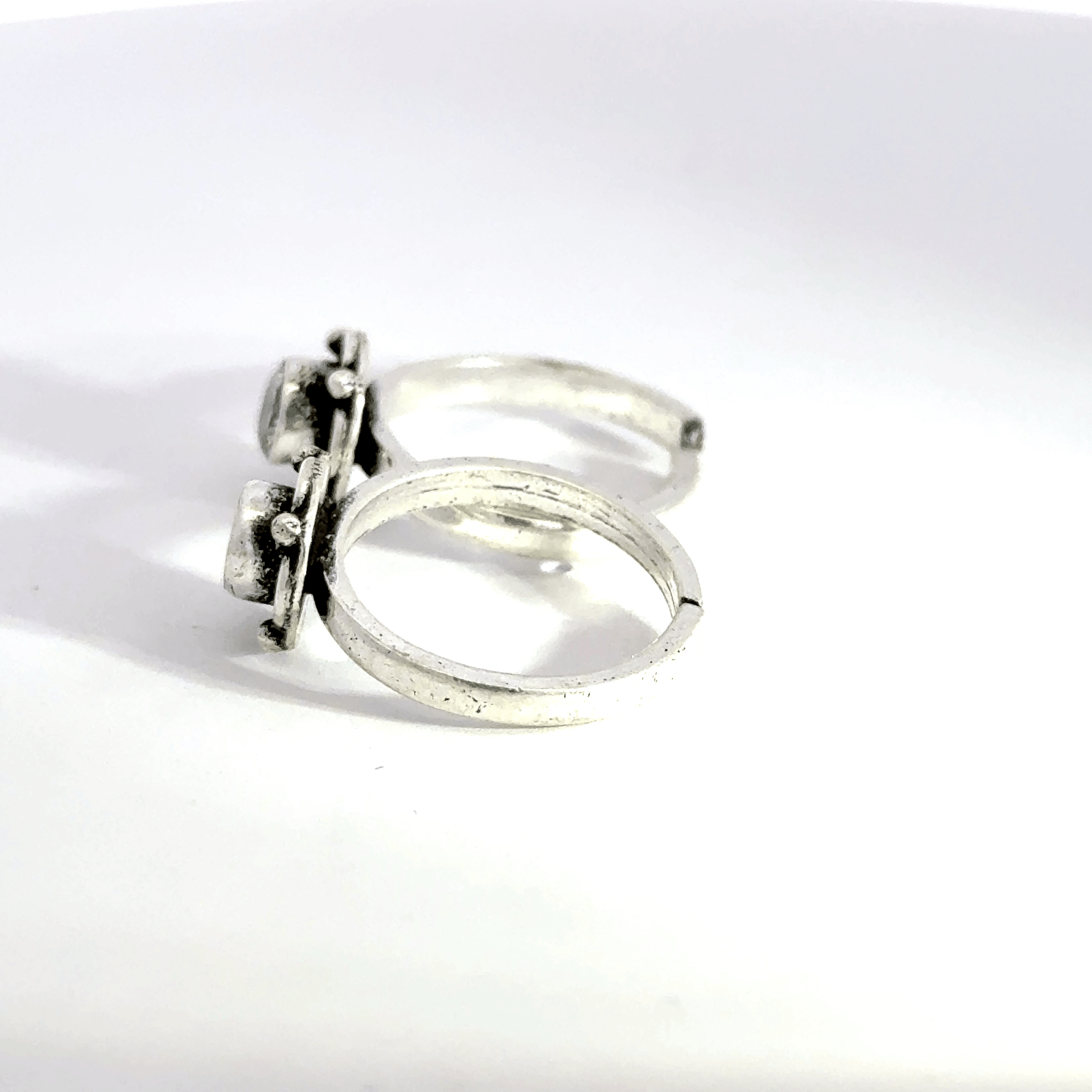 Antique Stone Toerings