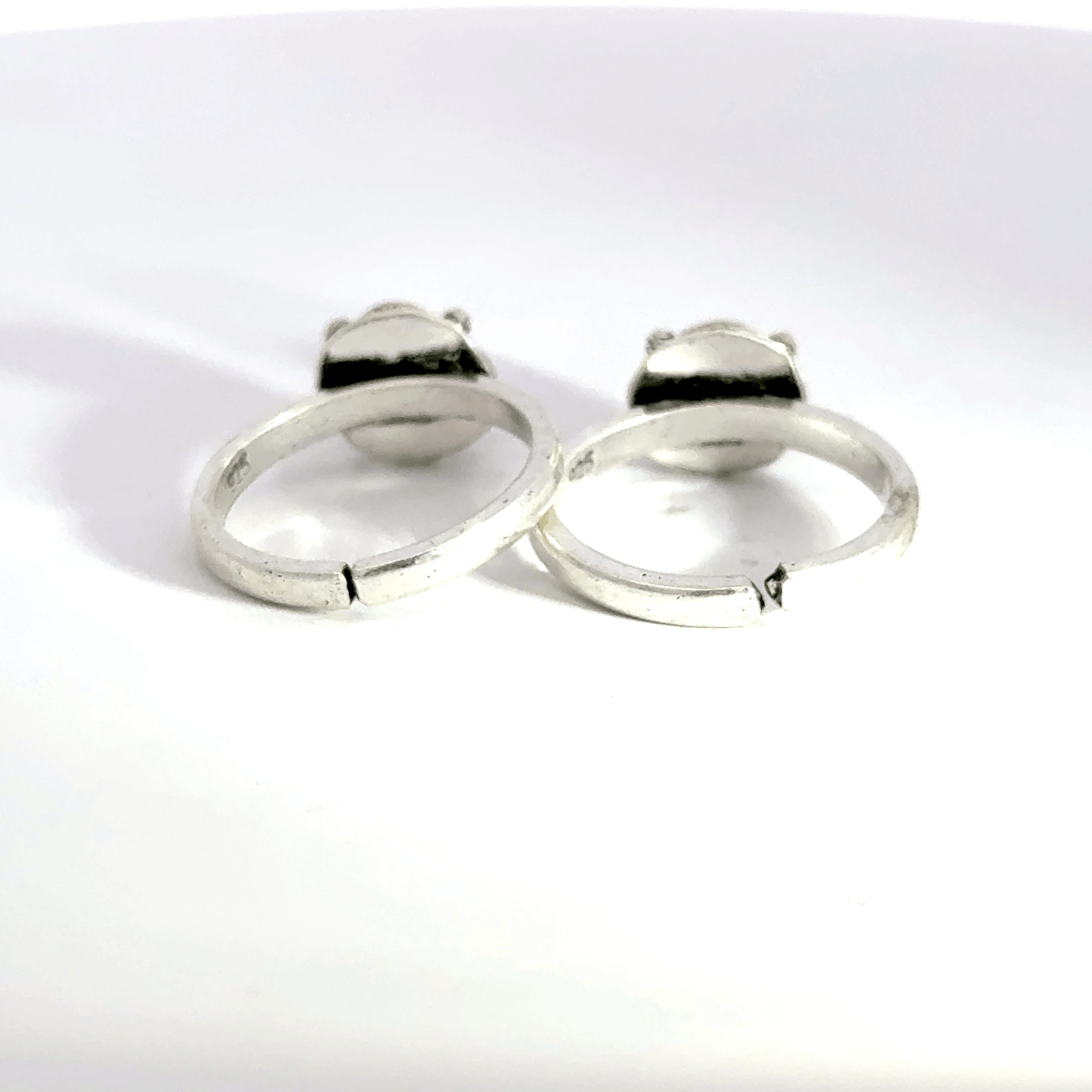 Antique Stone Toerings