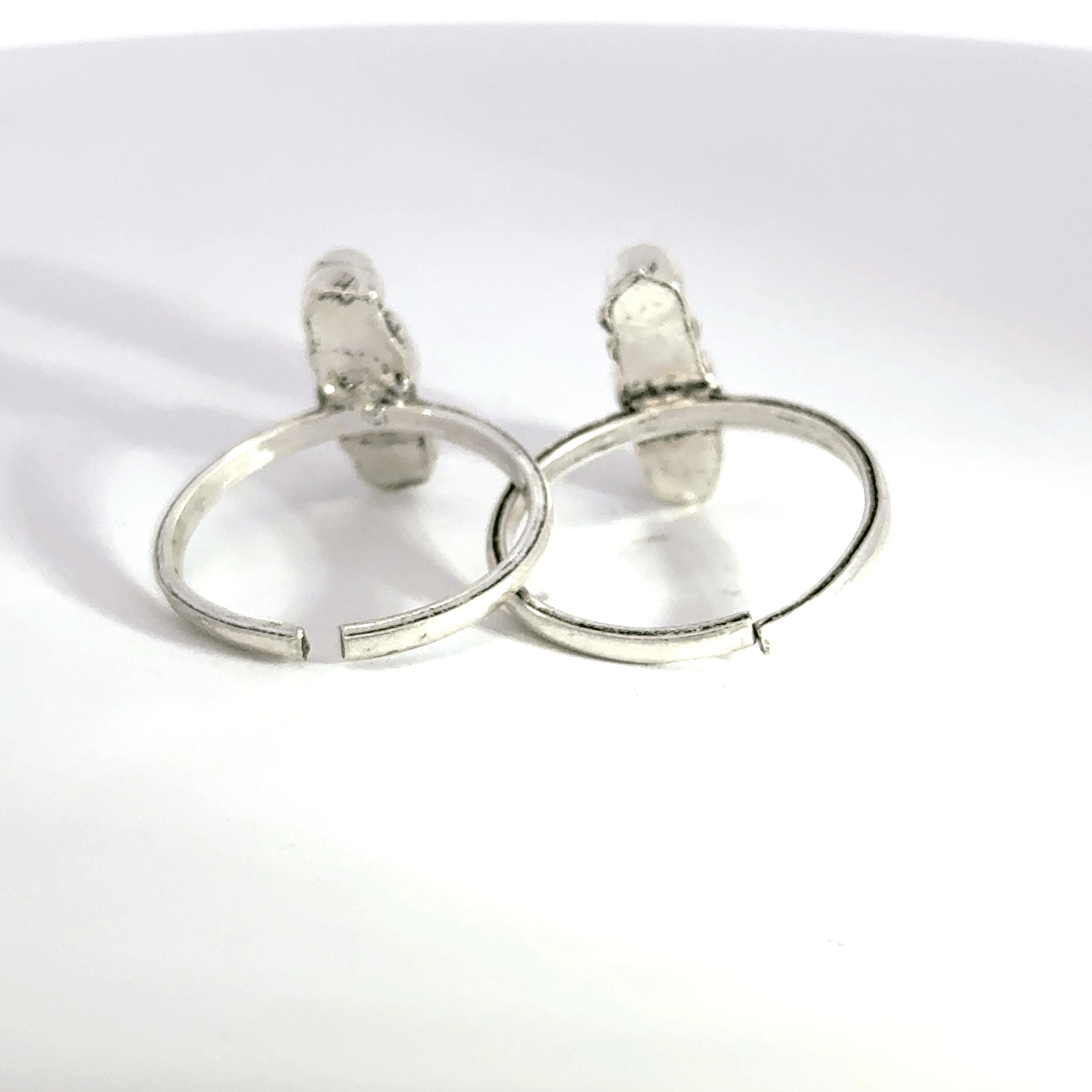 Antique Stone Toerings